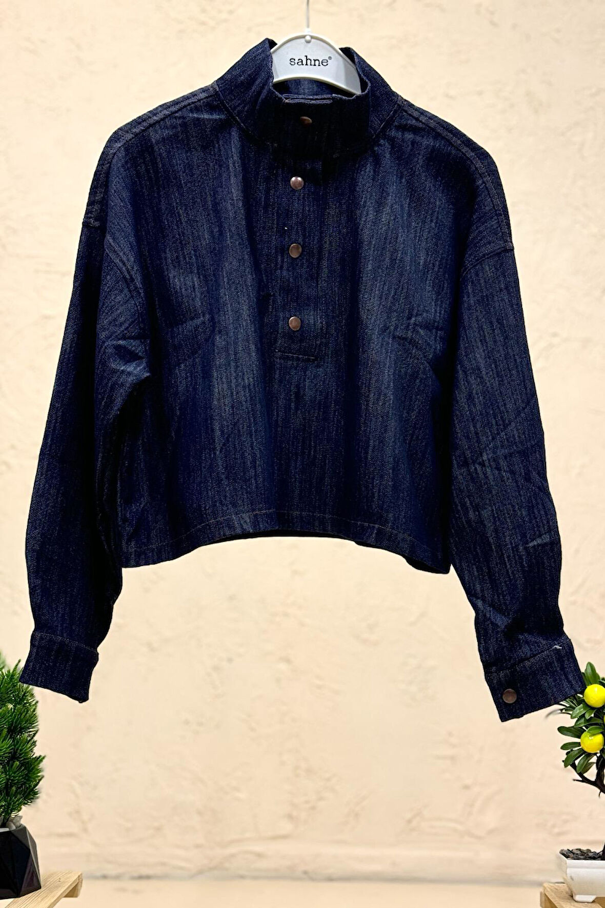Düğmeli Yakalı İnce Kot Sweat