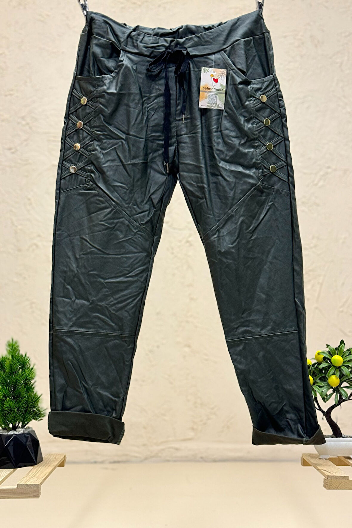 Zımba Detaylı Sıvama Deri Pantolon