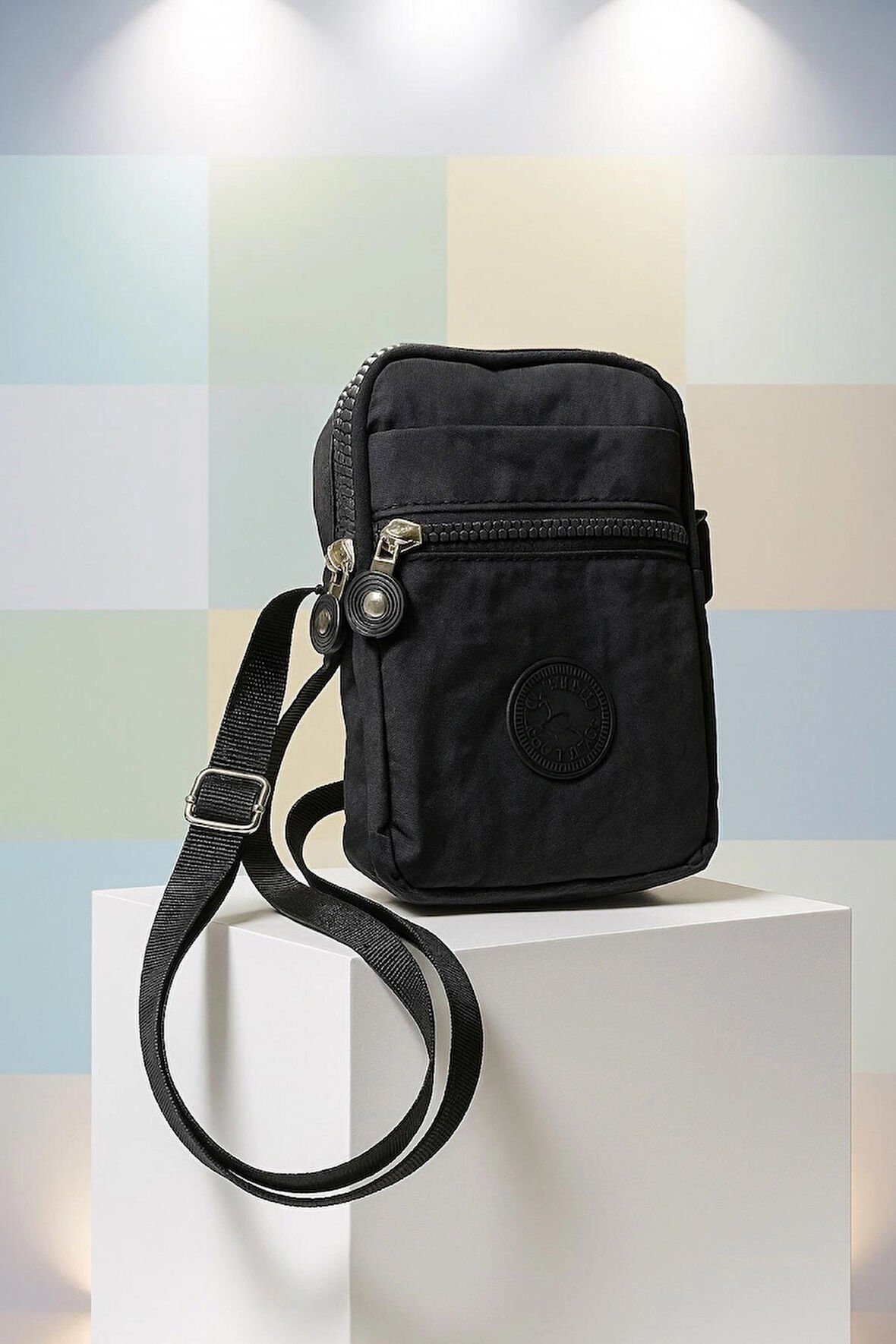 NEWİSH POLO KADIN KRİNKIL AYARLANABİLİR ASKILI CEPLİ POSTACI OMUZ ÇANTASI-SİYAH