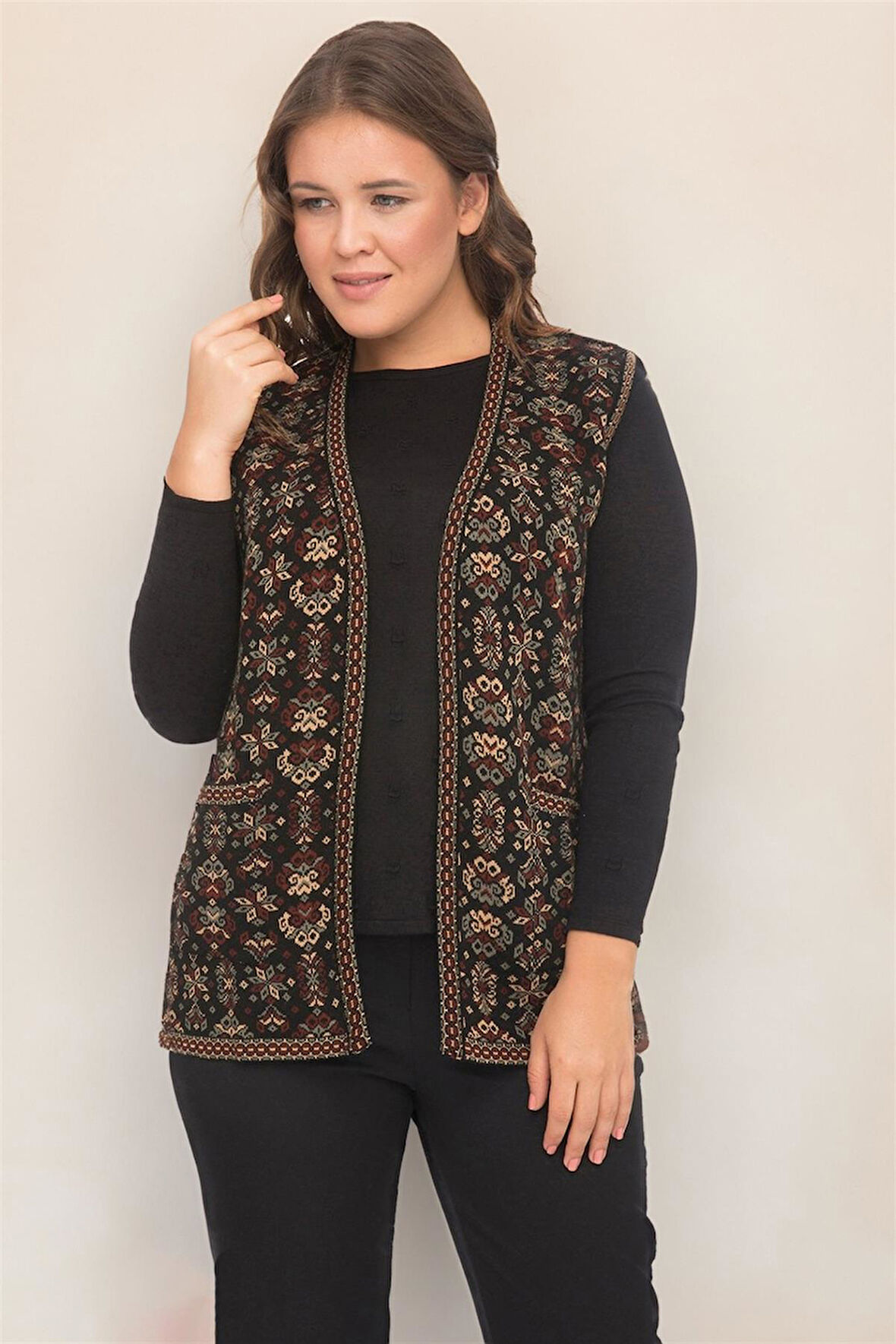 Kadın Çok Renkli Çiçek Desenli Cepli Kilim Yelek