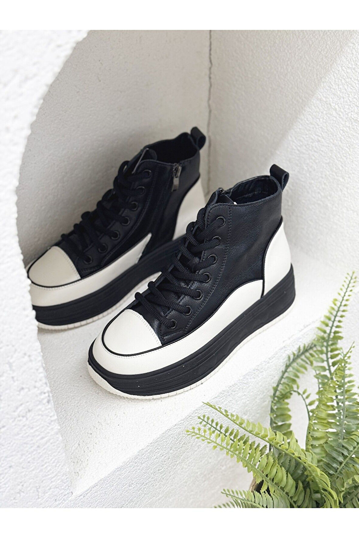 26K335 HAKİKİ DERİ KALIN TABAN FERMUARLI BOĞAZLI SPOR BOT