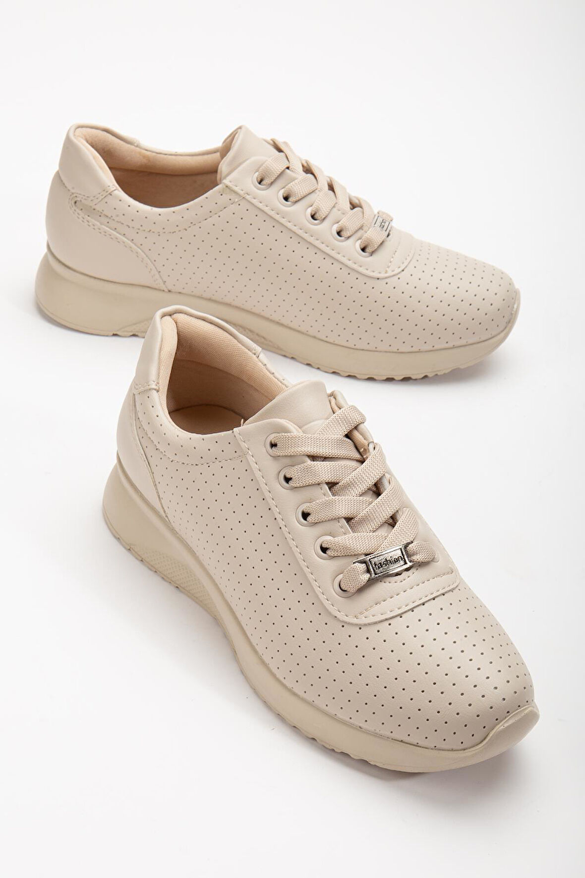 İnce Taban Bağlı Cilt Nude Kadın Spor Ayakkabı