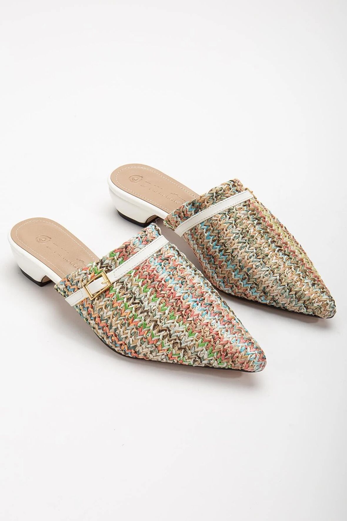 Yeni Hasır Malzeme Önü Kapalı Beyaz Kadın Kısa Topuklu Terlik