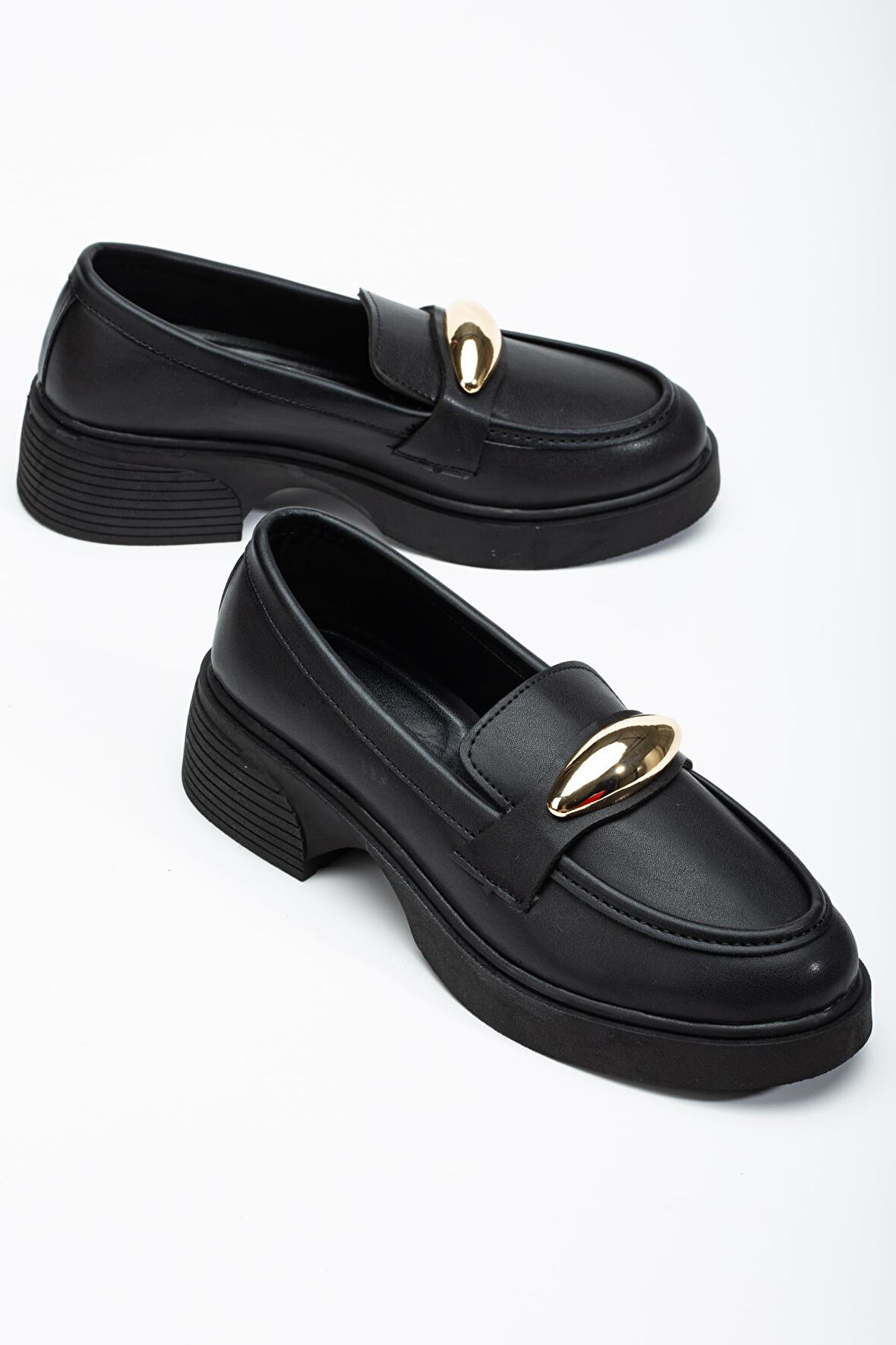 Kadın Günlük Ayakkabısı Siyah Oval Tokalı Saraçlı