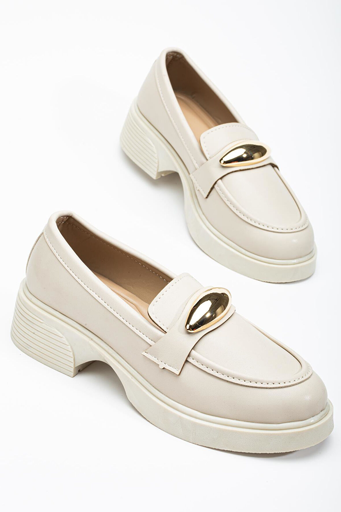 Kadın Günlük Ayakkabısı Bej Oval Tokalı Saraçlı