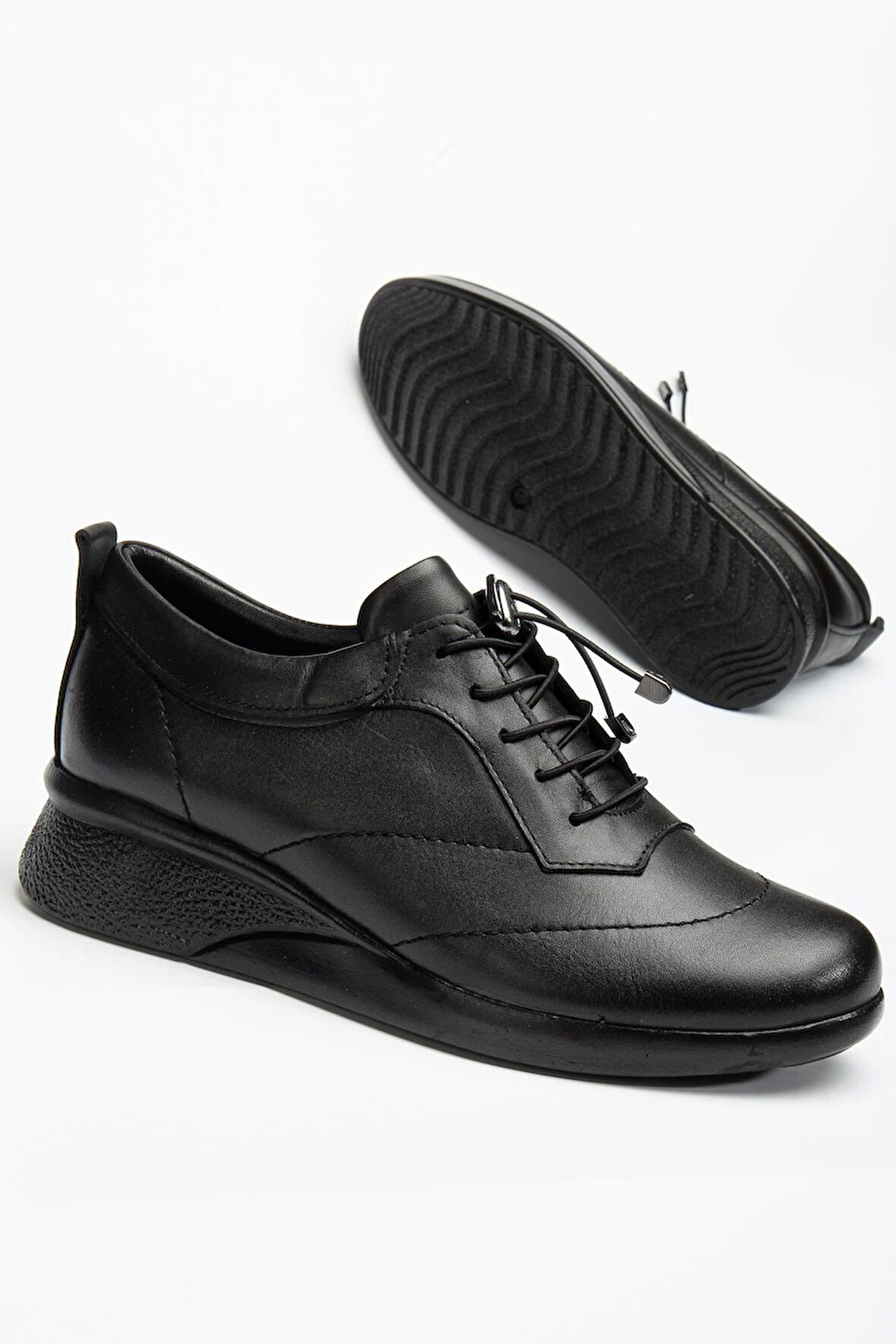 Hakiki Deri Ortopedik Kadın Günlük Ayakkabısı Siyah Dolgu Topuklu Elastik Bağcıklı