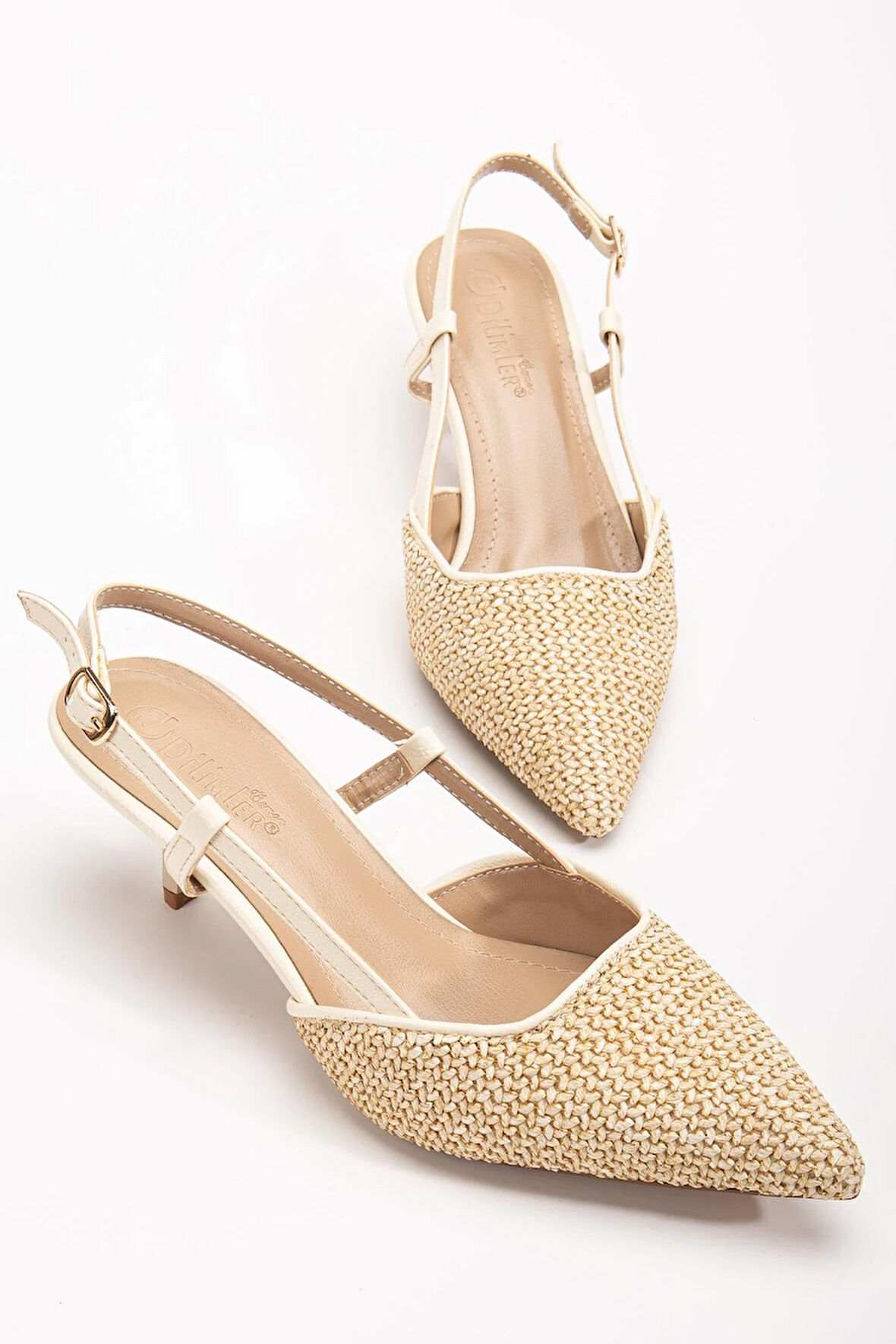 Kadın Kısa Topuklu Ayakkabı Bej Hasır Malzeme İnce Topuk Yan Direkli