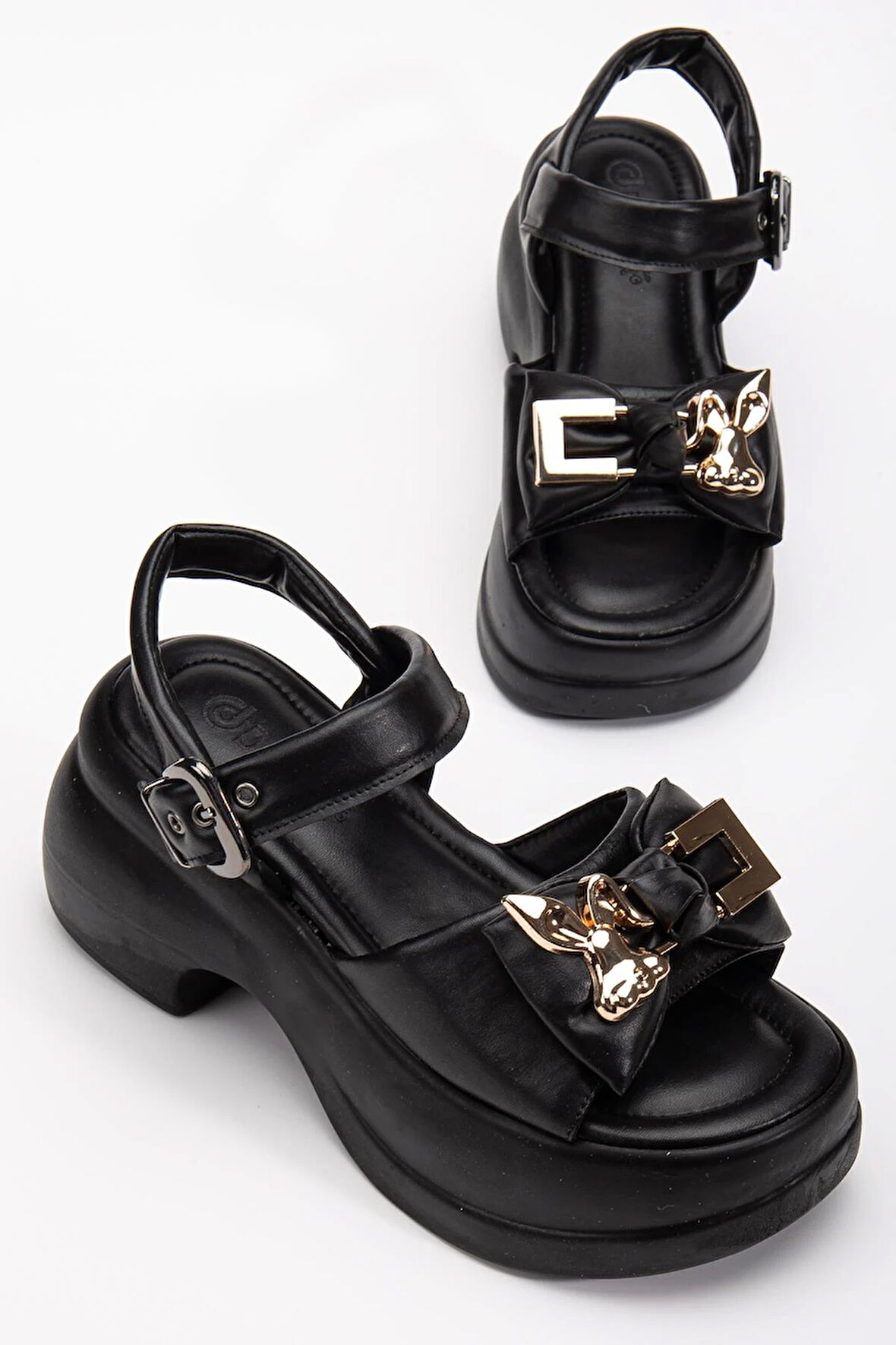 Kadın Dolgu Topuk Sandalet Siyah Baretli Tavşan Figürlü Tokalı