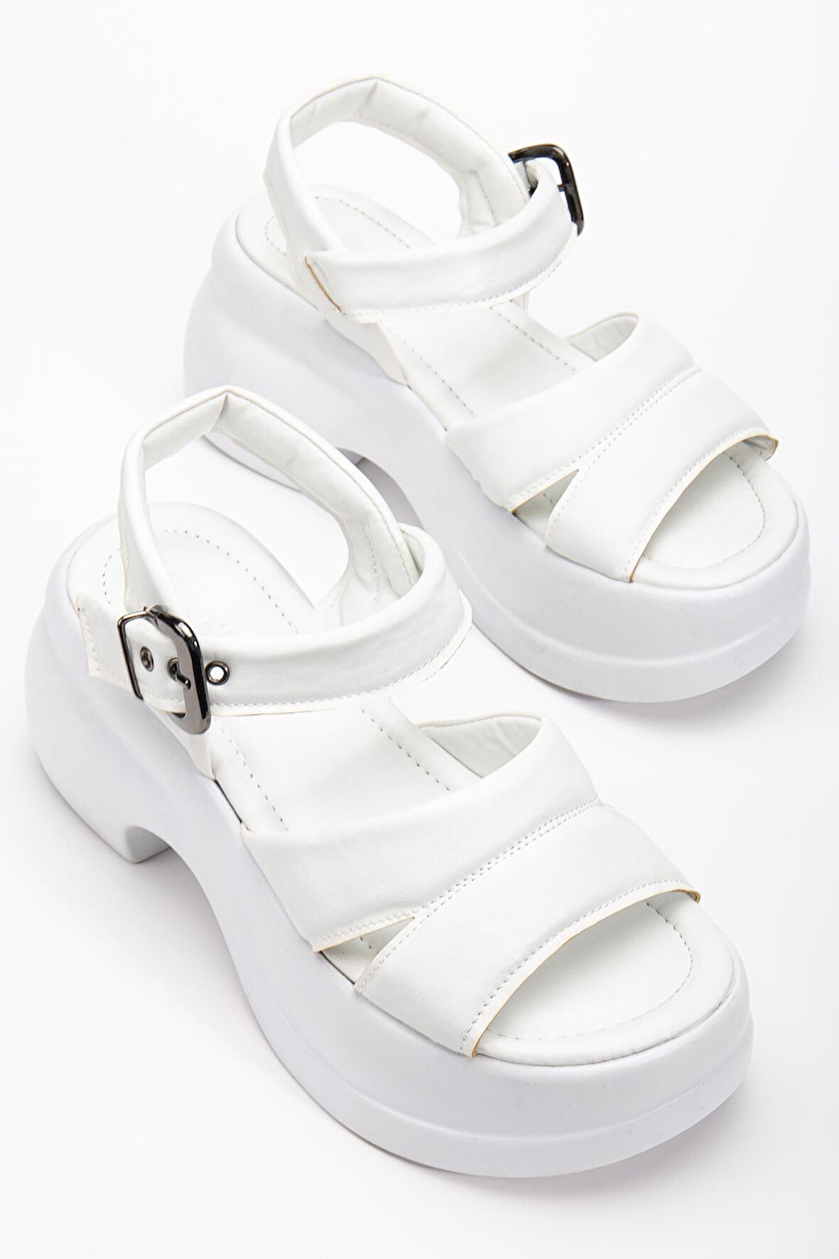 Kadın Dolgu Topuk Sandalet Beyaz 2 Kalın Bantlı cilt
