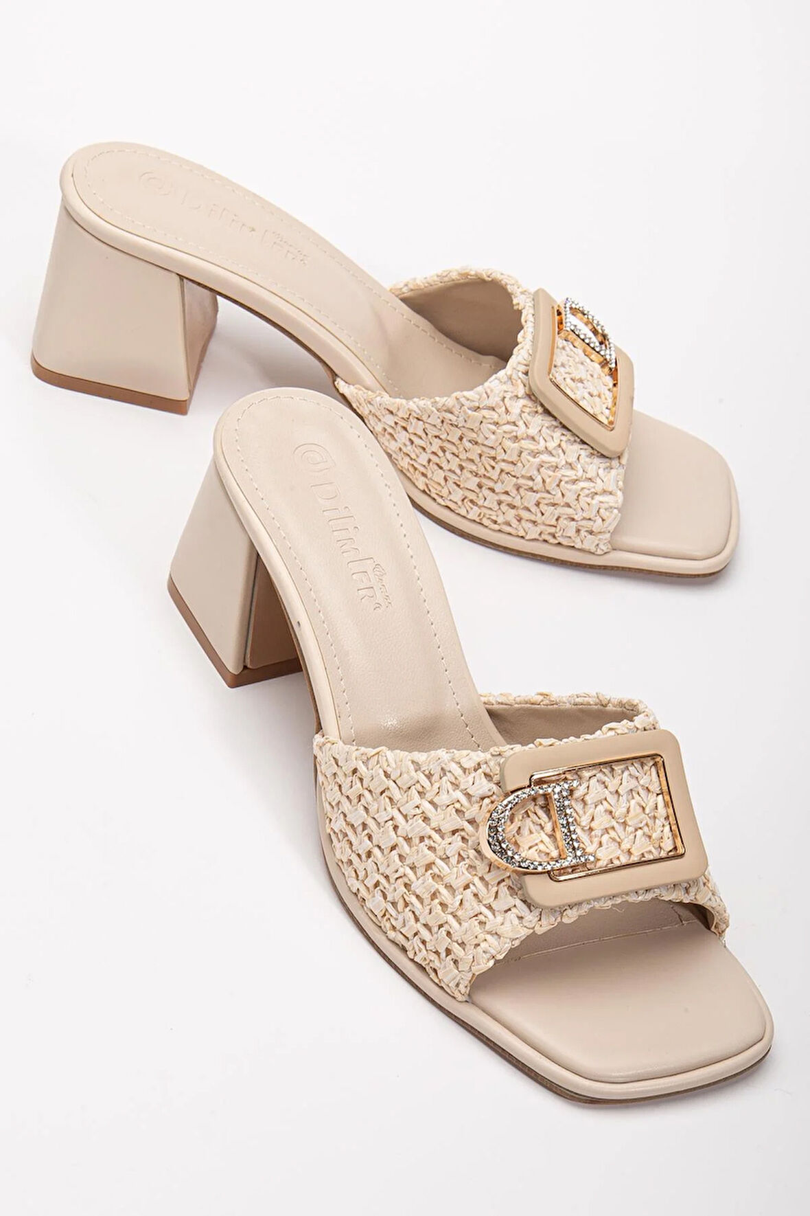 Büyük Beden Kadın Topuklu Terlik Bej Hasır Desen Taş Tokalı