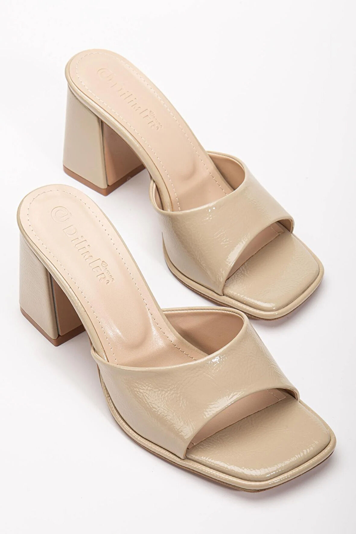 Büyük Beden Kadın Topuklu Terlik Bej Rugan İnce Bantlı