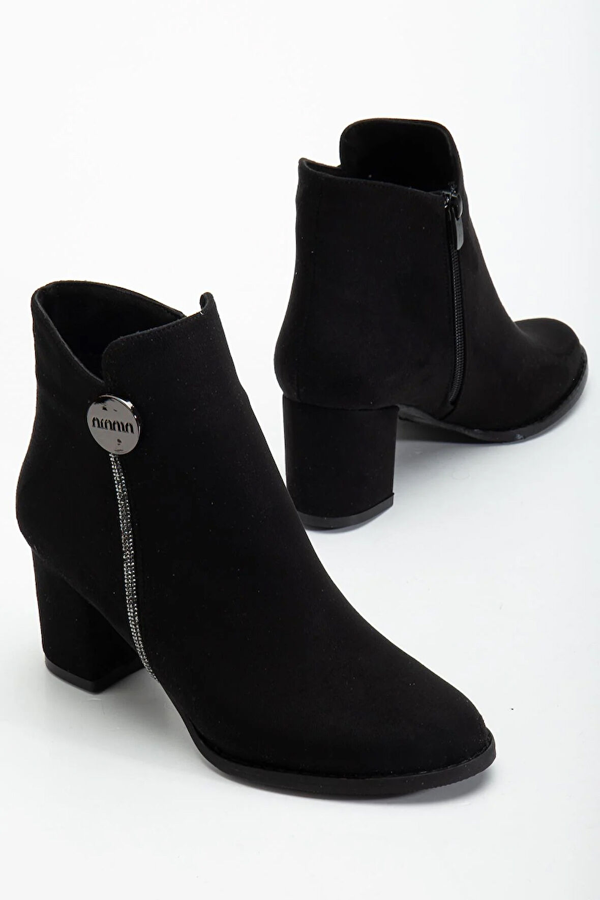 Siyah Kadın Topuklu Bot Süet Taş Detaylı Yuvarlak Burun