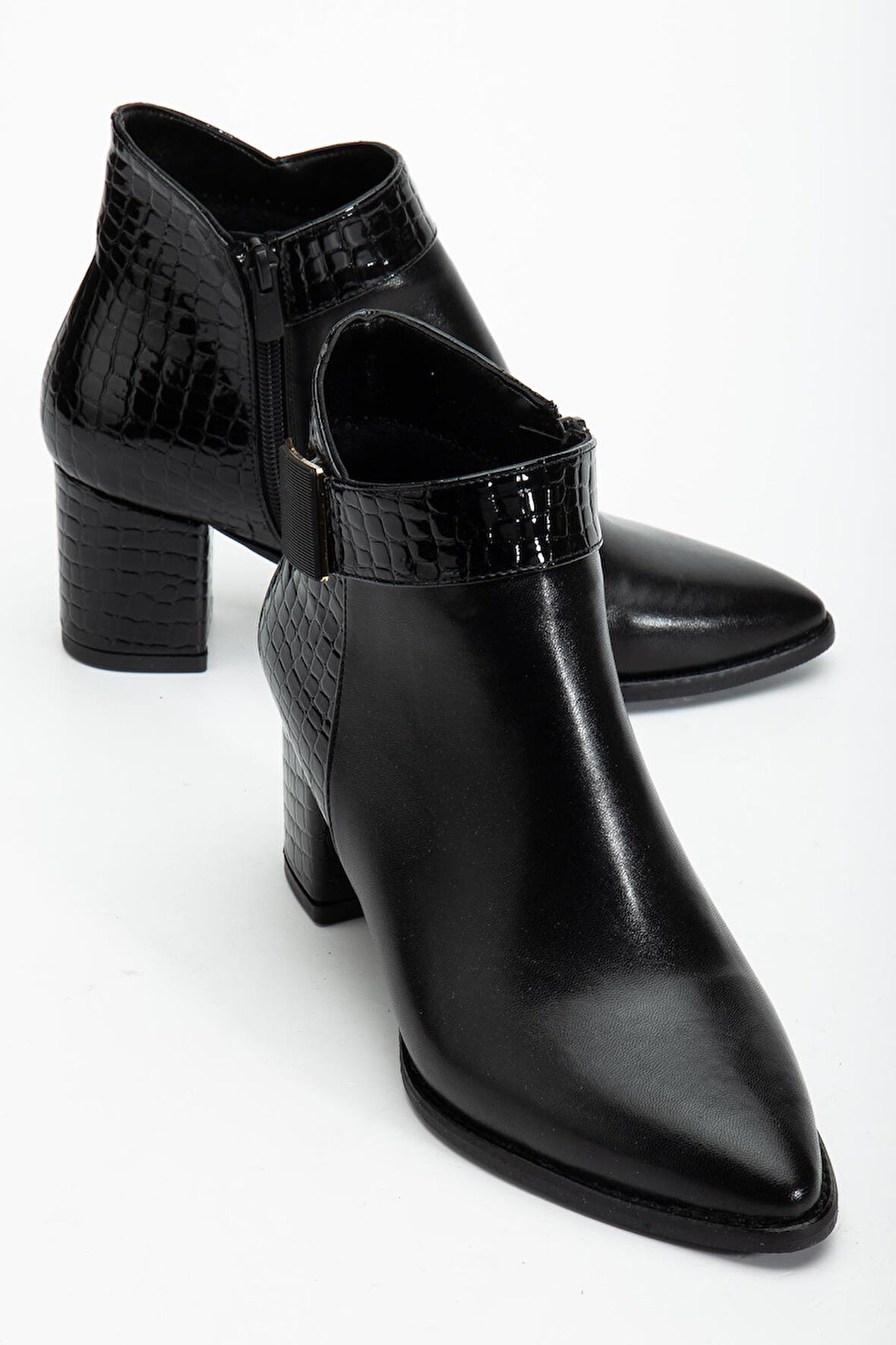 Siyah Kadın Topuklu Bot Kroko Rugan ve Suni Deri Tokalı