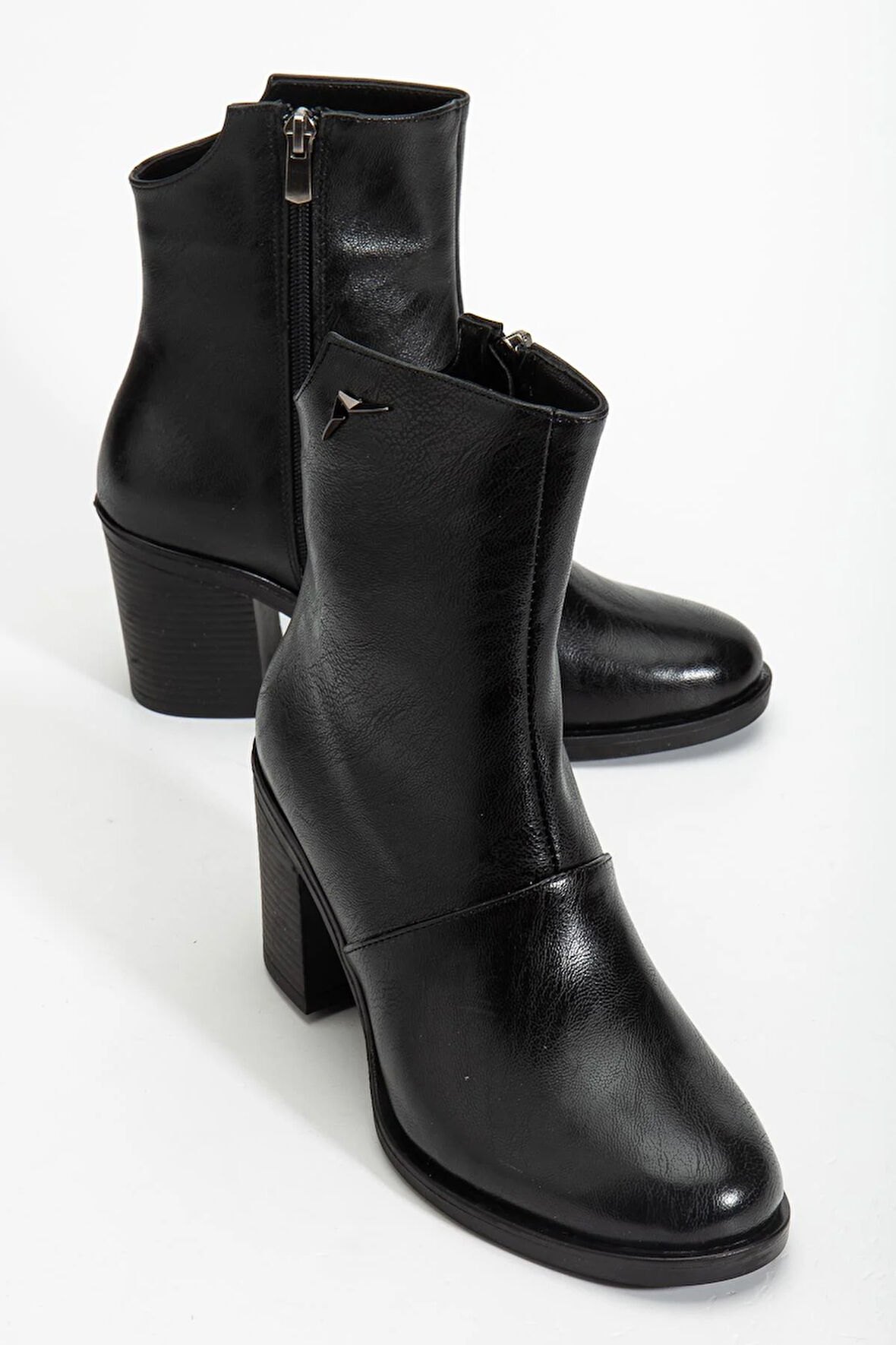 Siyah Kadın Topuklu Bot Termo Taban Kalın Topuklu Suni Deri Yüzü Parçalı