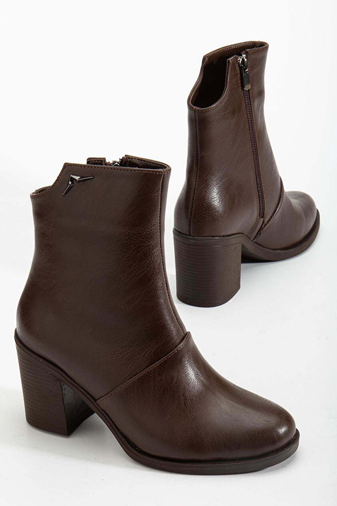 Kahverengi Kadın Topuklu Bot Termo Taban Kalın Topuklu Suni Deri Yüzü Parçalı