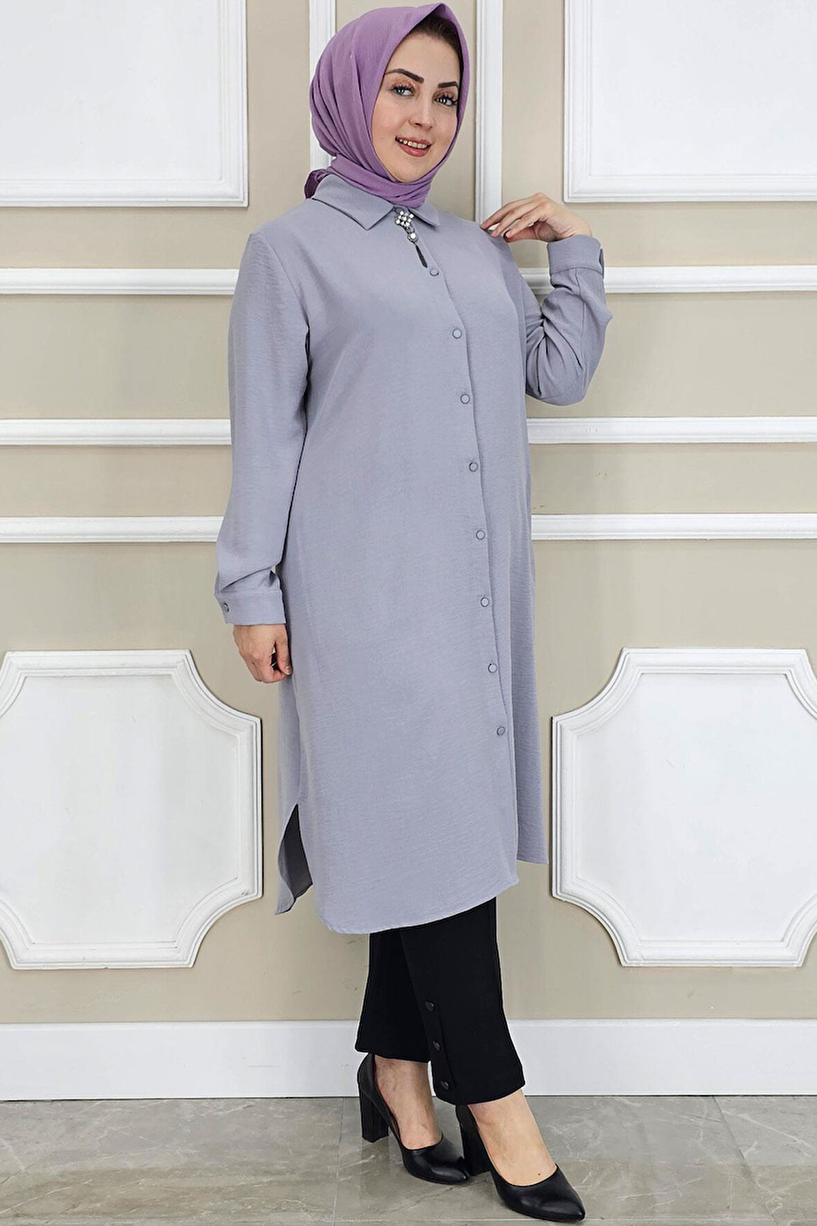 KADIN BROŞLU TESETTÜR GÖMLEK