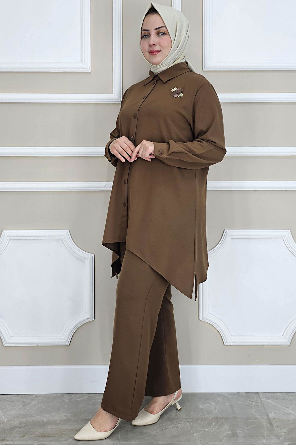 KADIN BROŞ DETAYLI TESETTÜR TAKIM