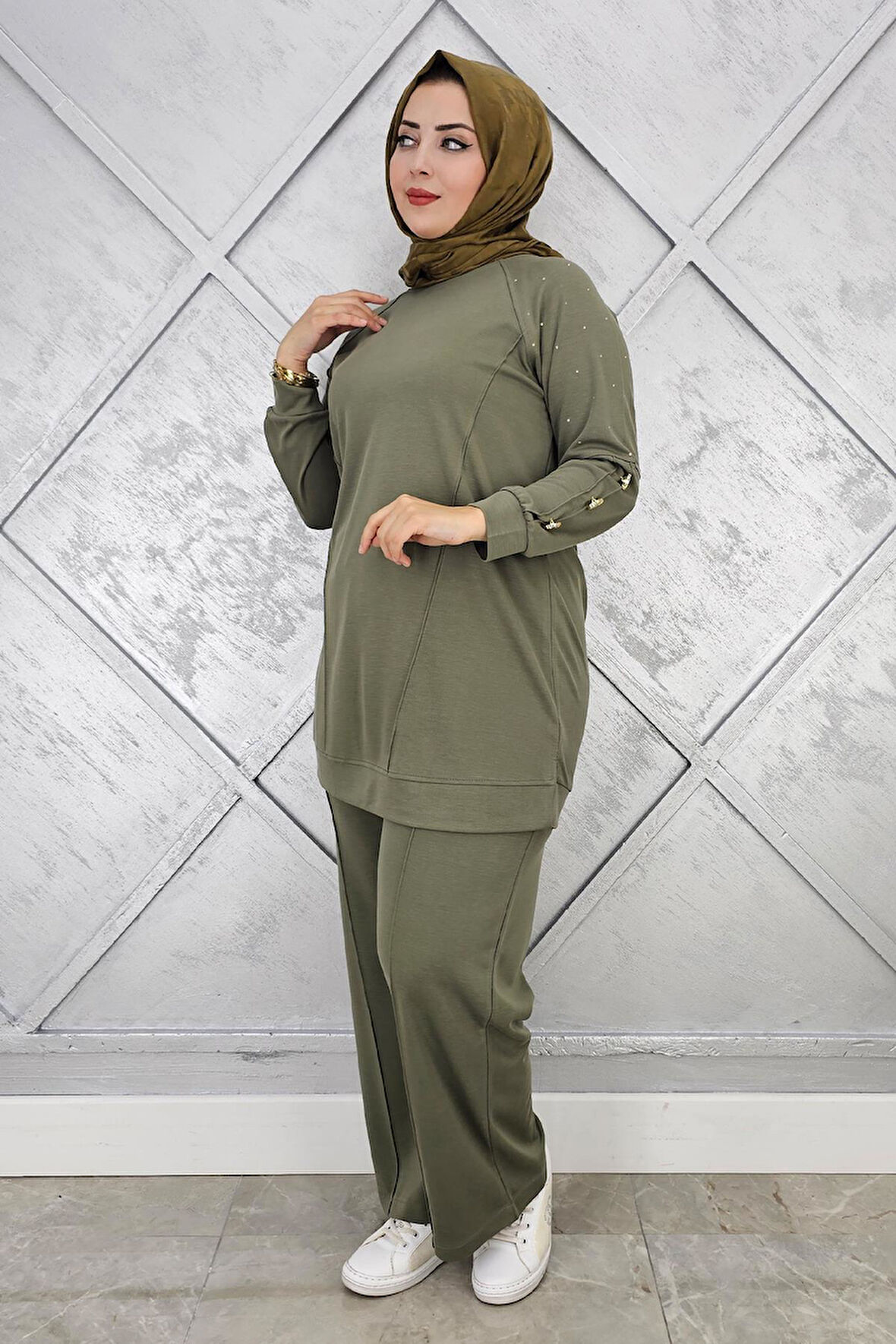 KADIN NERVÜR DİKİM DÜĞME DETAYLI TESETTÜR TAKIM