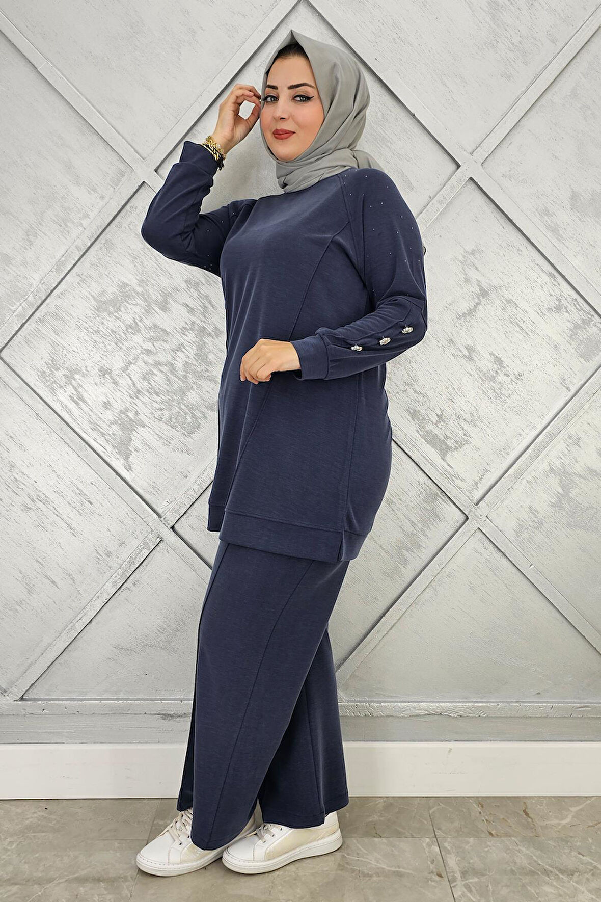 KADIN NERVÜR DİKİM DÜĞME DETAYLI TESETTÜR TAKIM