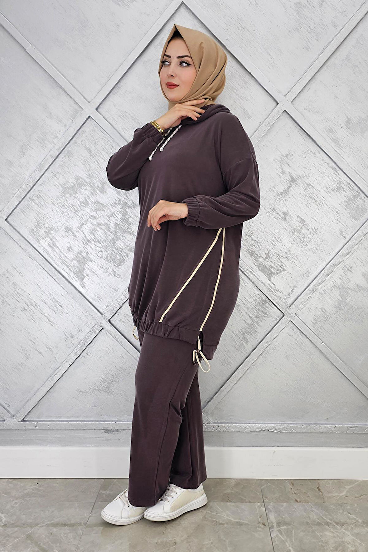 KADIN KAPÜŞONLU KOMBİNLİ TESETTÜR TAKIM