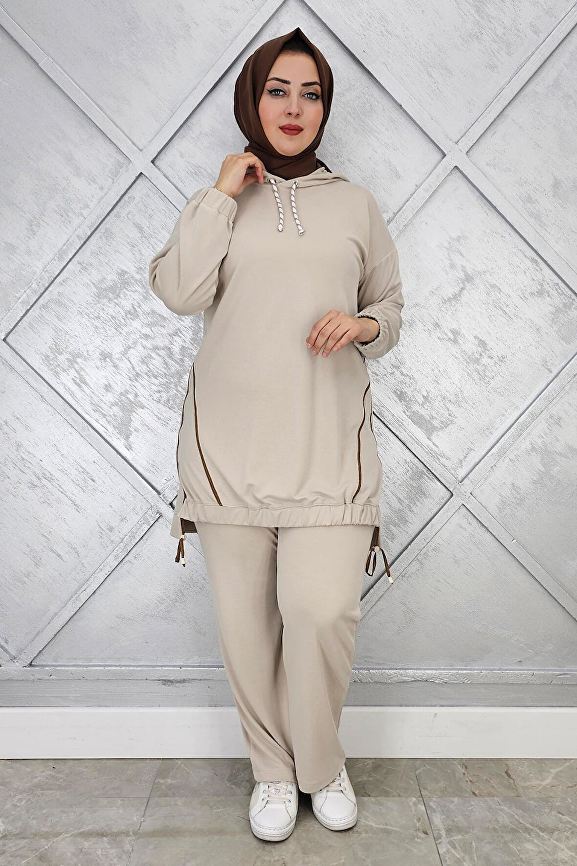 KADIN KAPÜŞONLU KOMBİNLİ TESETTÜR TAKIM