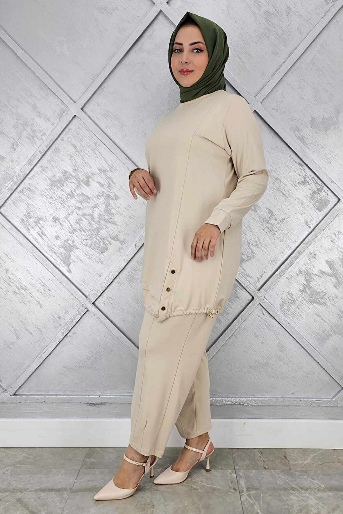 KADIN DÜĞME BAĞCIK DETAYLI TESETTÜR TAKIM