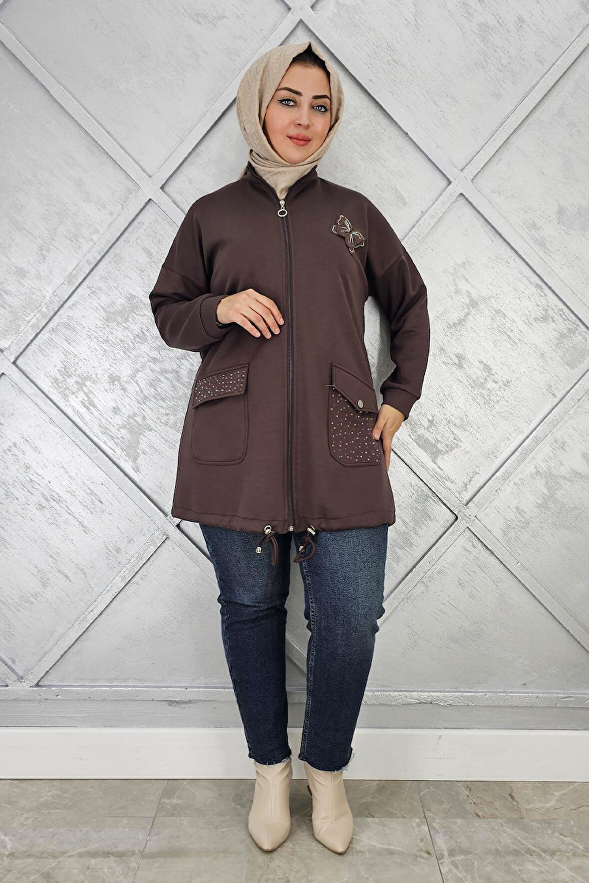 KADIN DİKME VE TAŞ DETAYLI TESETTÜR GİY ÇIK