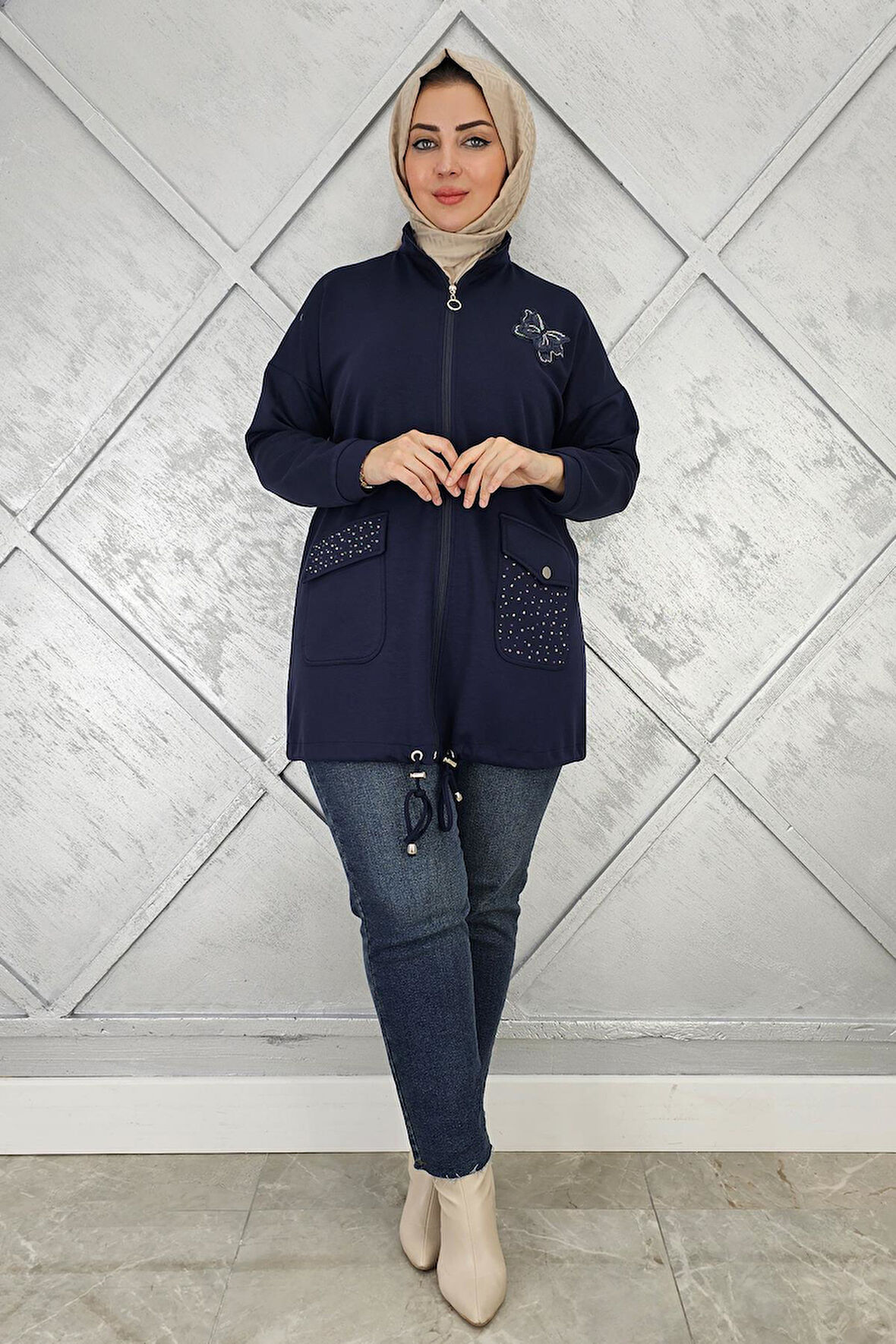 KADIN DİKME VE TAŞ DETAYLI TESETTÜR GİY ÇIK