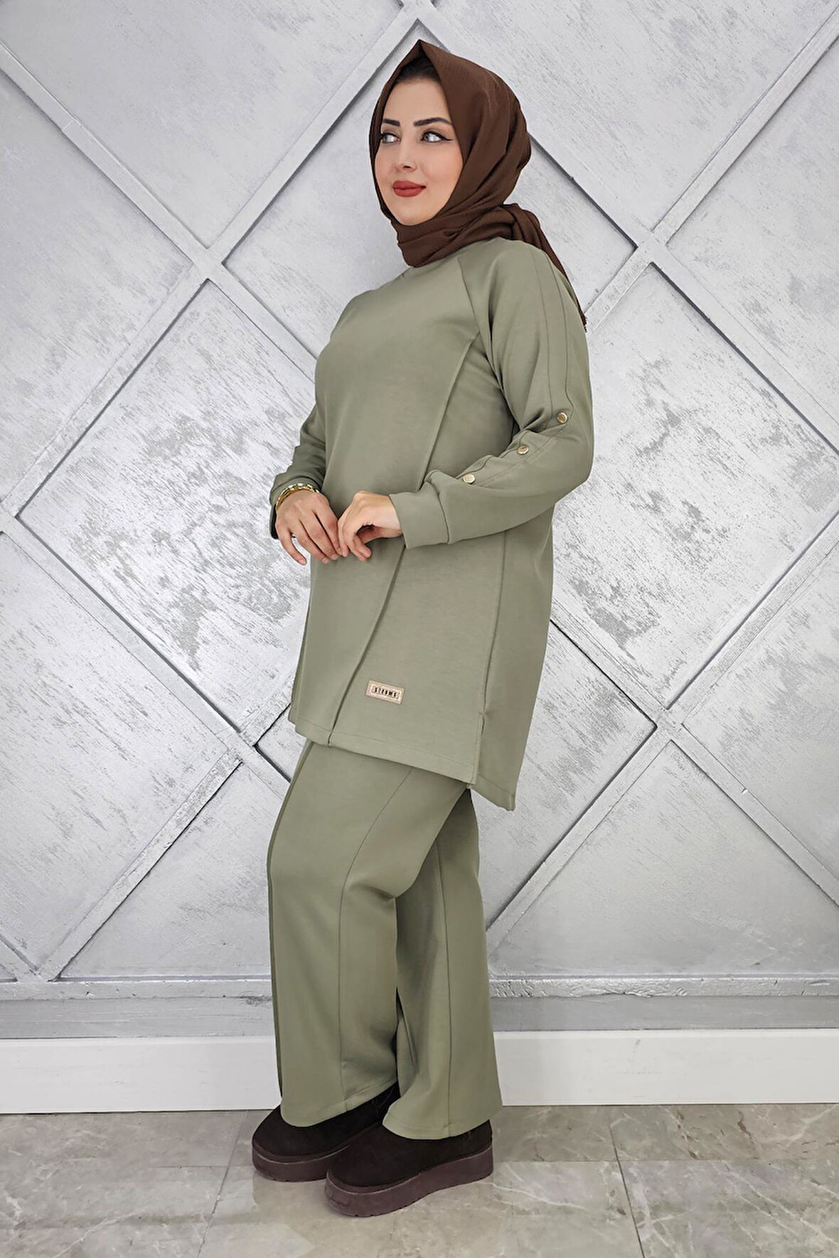 KADIN KOL DÜĞME DETAYLI TESETTÜR TAKIM