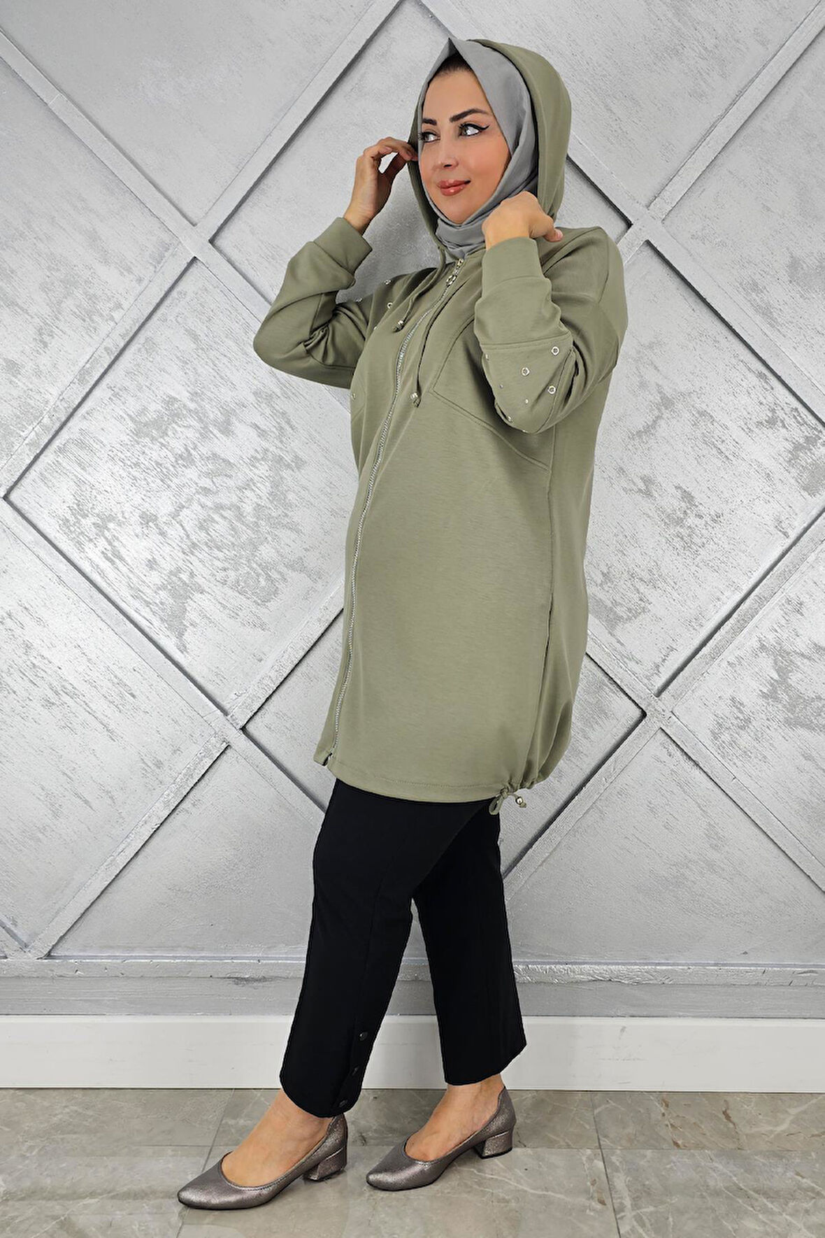 KADIN TAŞ DETAYLI KAPÜŞONLU TESETTÜR GİY ÇIK