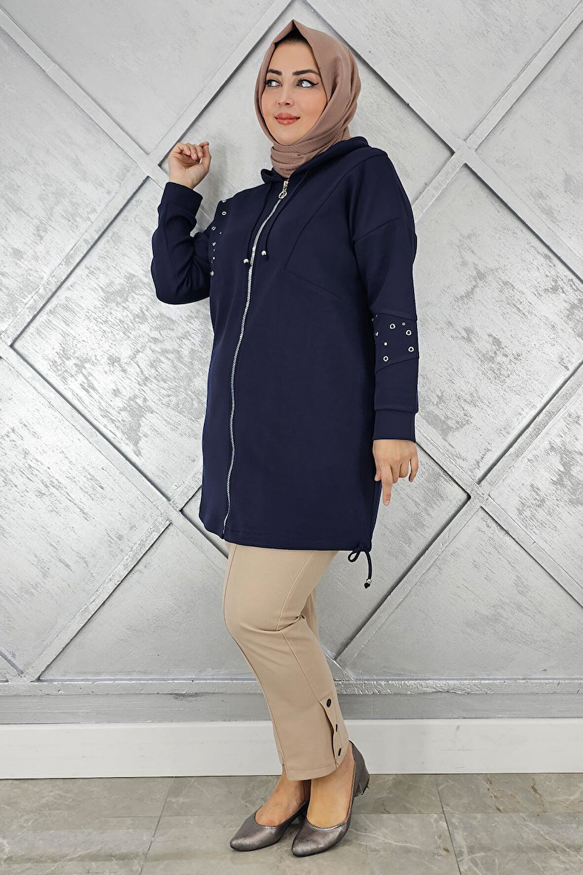 KADIN TAŞ DETAYLI KAPÜŞONLU TESETTÜR GİY ÇIK