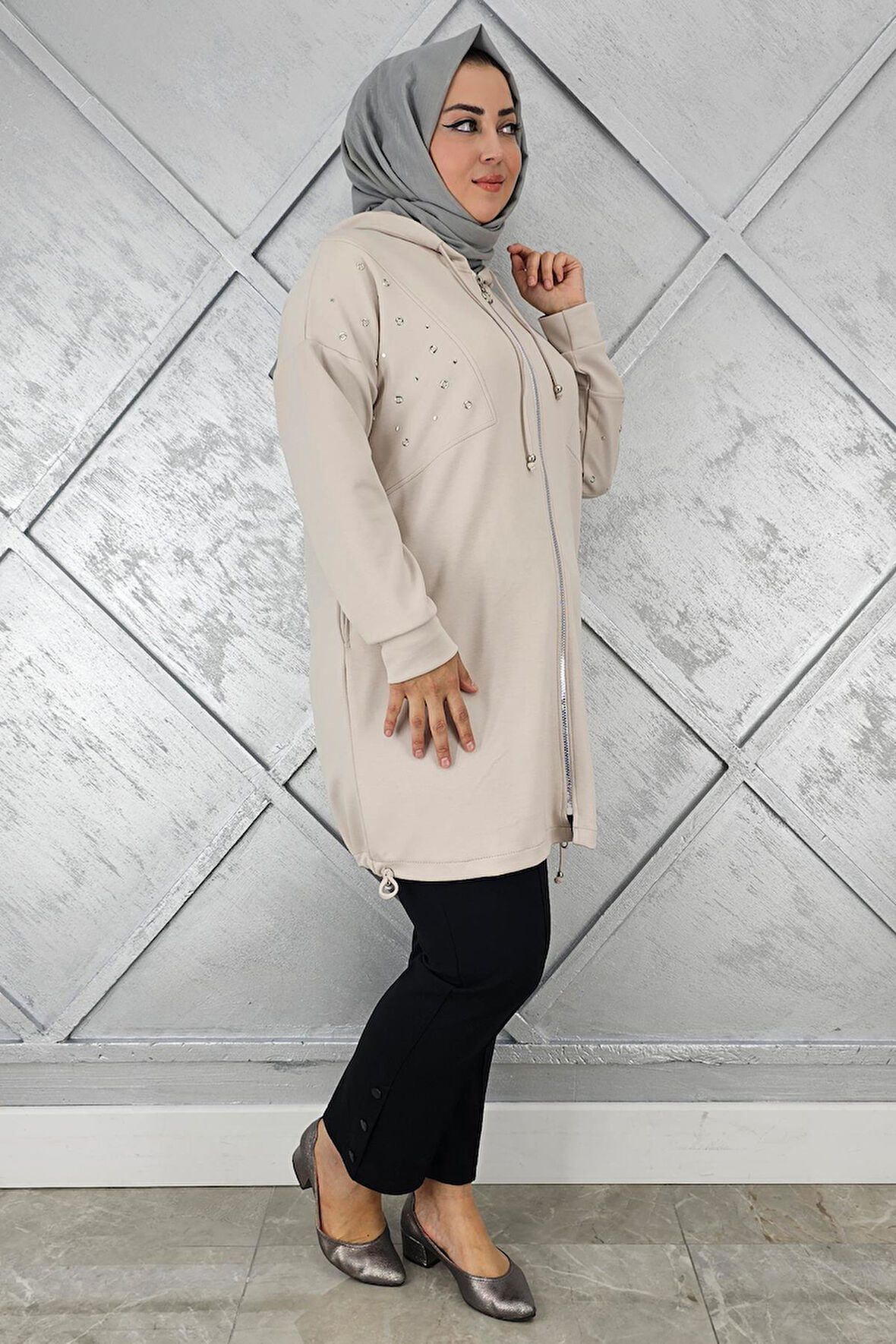 KADIN TAŞ DETAYLI KAPÜŞONLU TESETTÜR GİY ÇIK