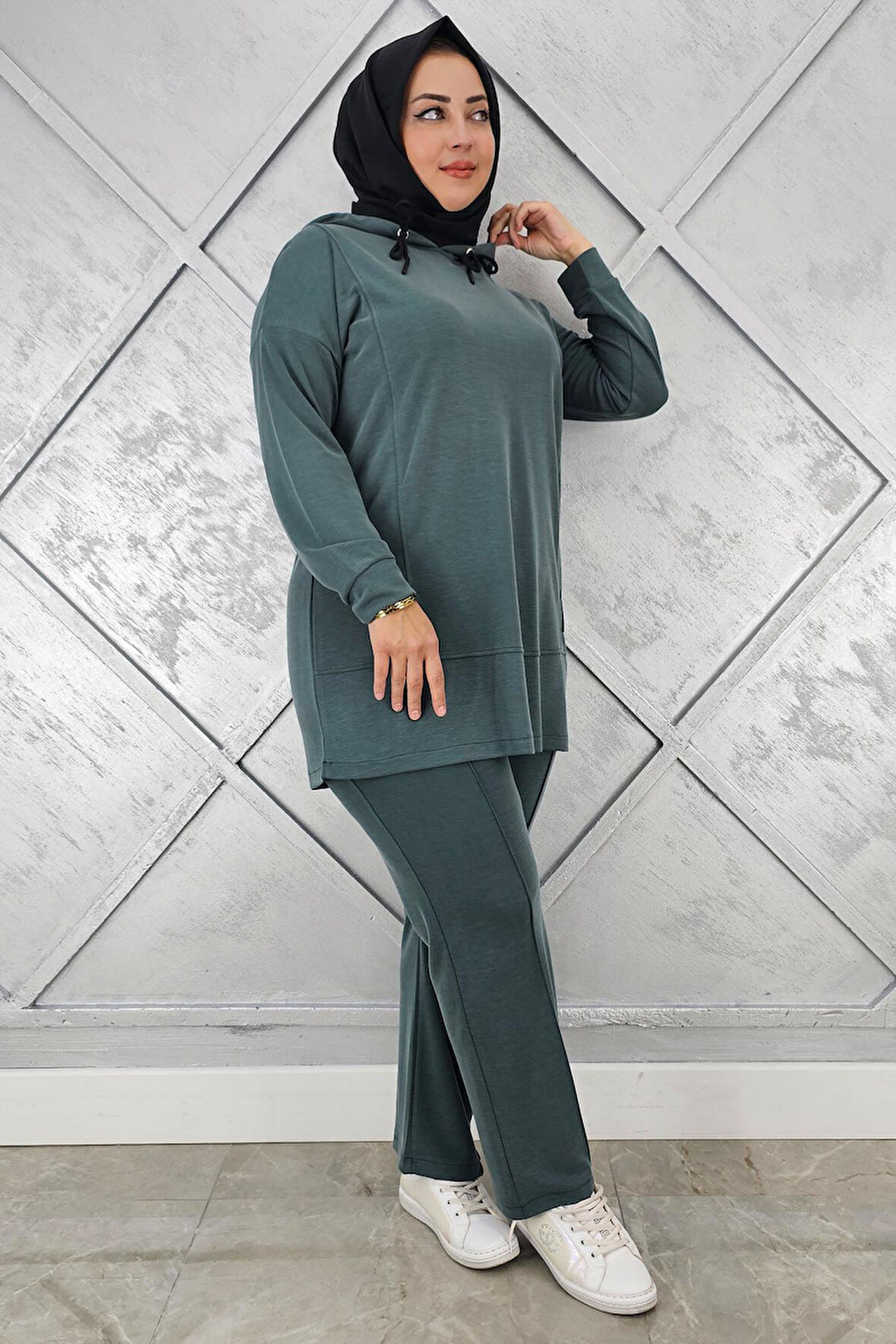 KADIN KAPÜŞONLU ARMA DETAYLI TESETTÜR TAKIM