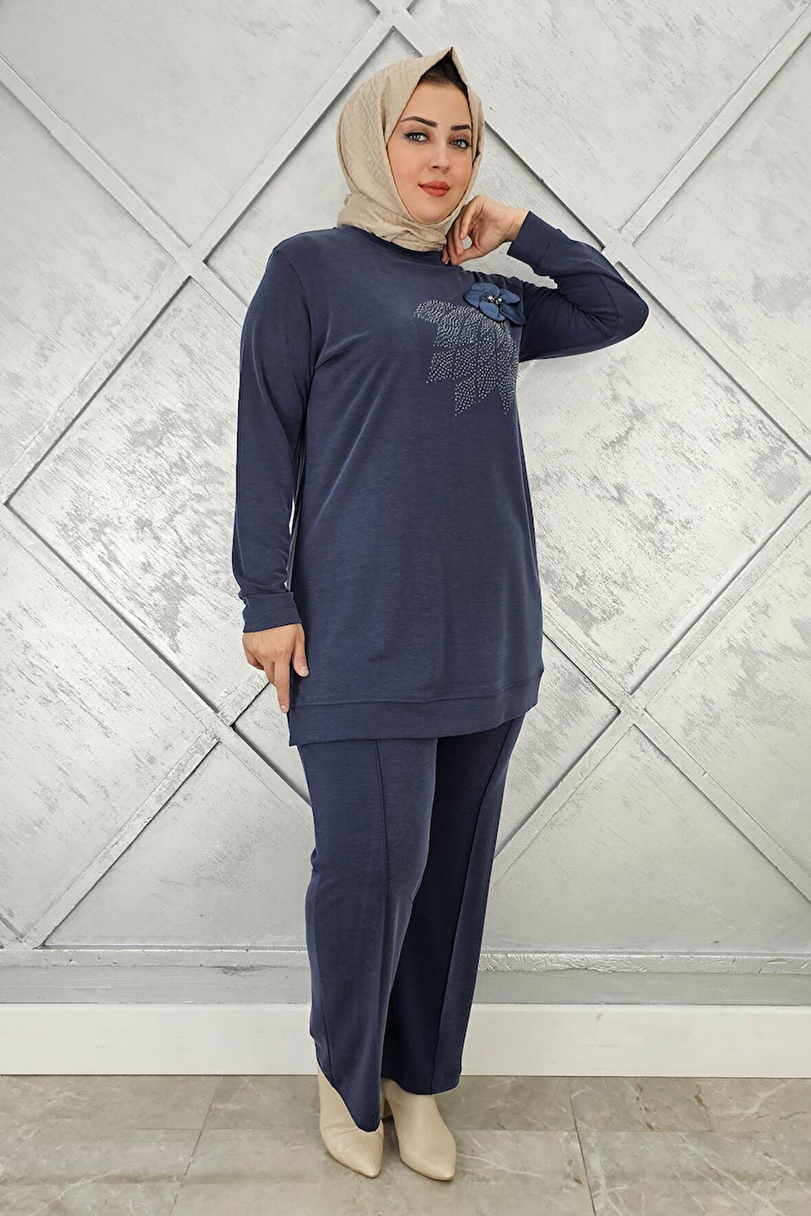 KADIN DİKME VE TAŞ DETAYLI TESETTÜR TAKIM