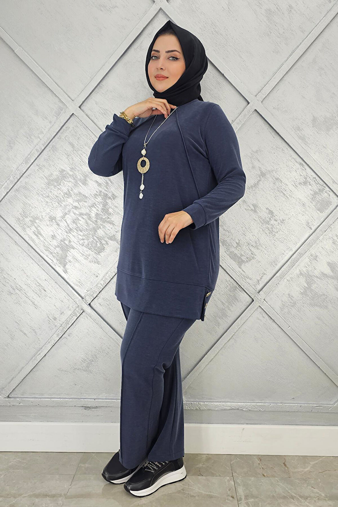 KADIN KOLYE DETAYLI NERVÜR DİKİM TESETTÜR TAKIM