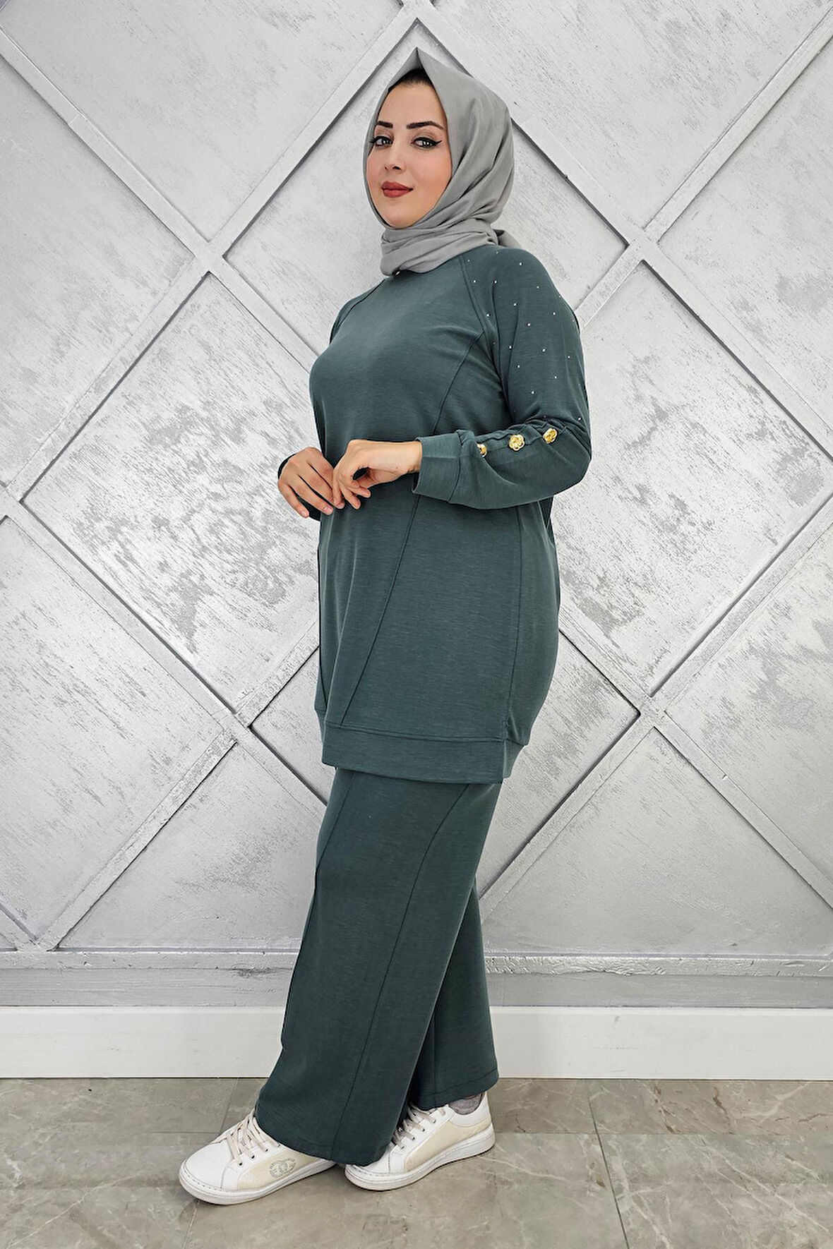 KADIN NERVÜR DİKİM DÜĞME DETAYLI TESETTÜR TAKIM