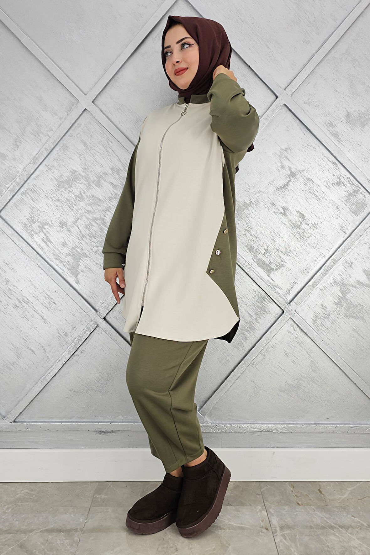 KADIN FERMUARLI DÜĞME DETAYLI TESETTÜR TAKIM