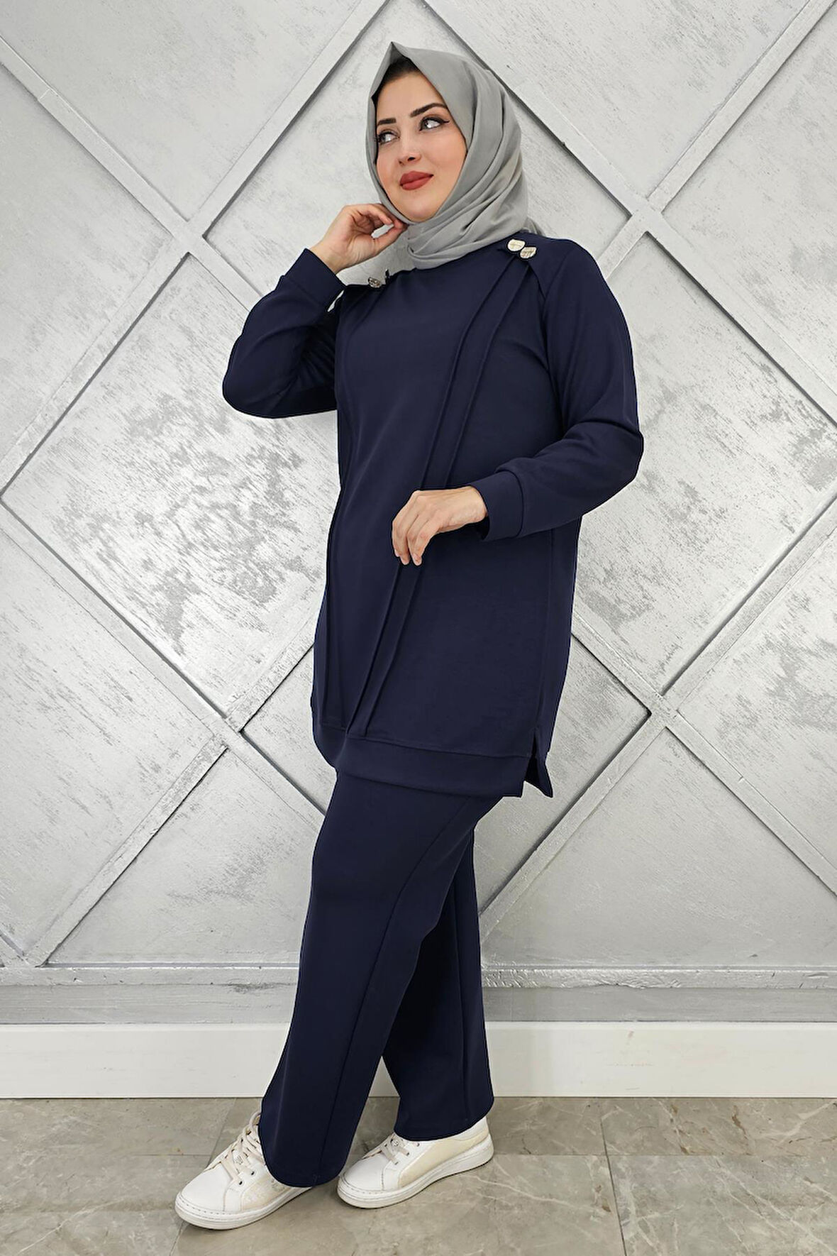 KADIN DÜĞME DETAYLI NERVÜR DİKİM TESETTÜR TAKIM