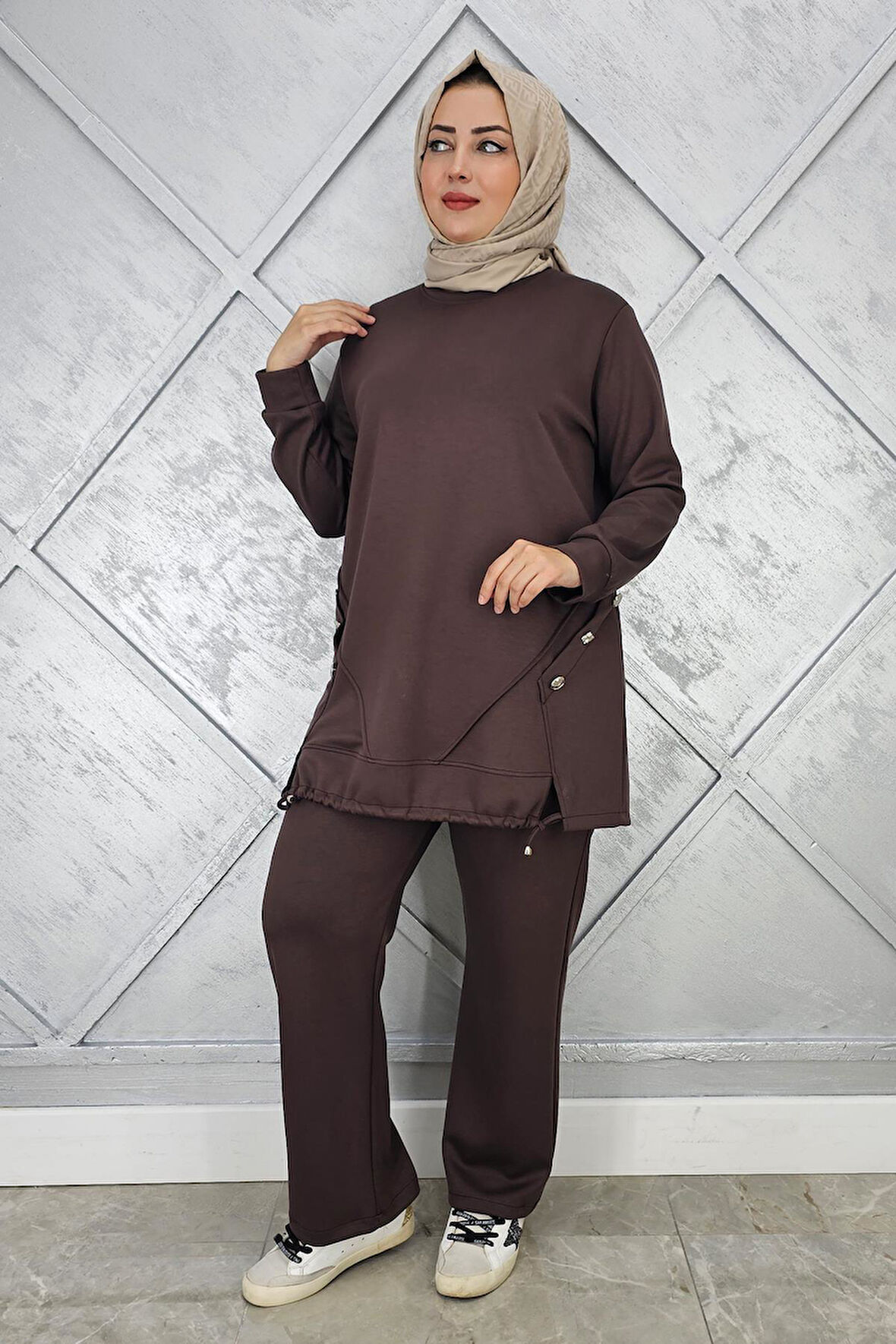 KADIN NERVÜR VE ALLER DİKİM TESETTÜR TAKIM