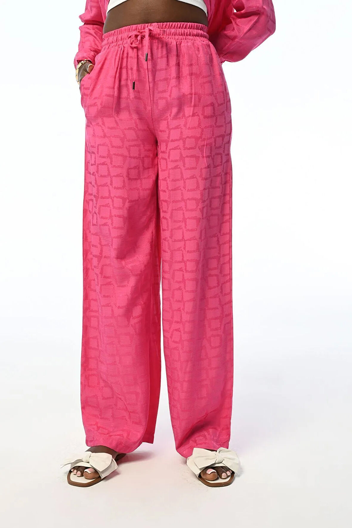 KADIN RAHAT KALIP BOL PAÇA GEOMETRİK DESENLİ FUŞYA PANTOLON