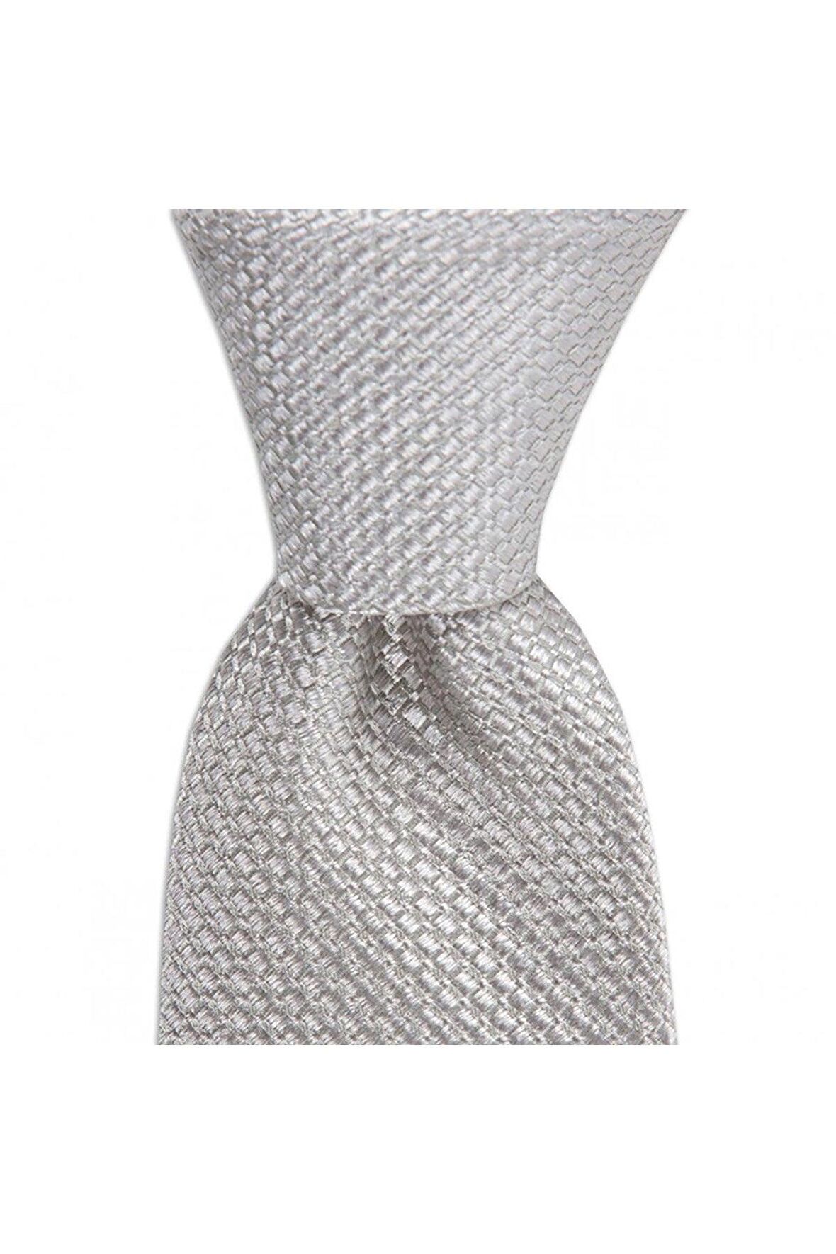 Açık gri desenli 8 cm genişliğinde ipek kravat