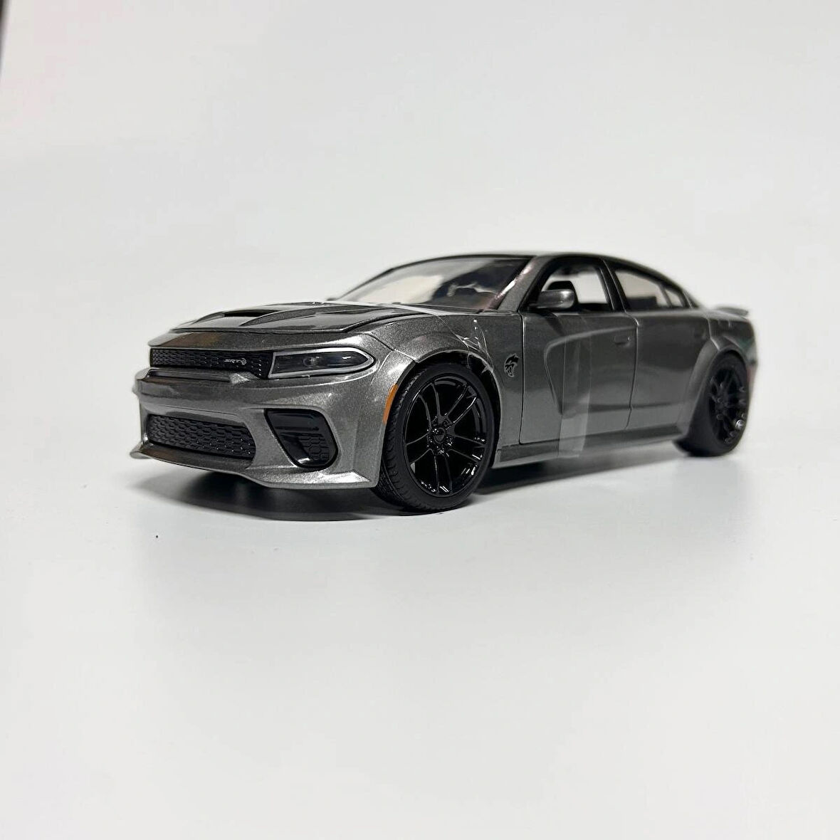 Jada 1/24 Dodge Charger Srt Hellcat 2021