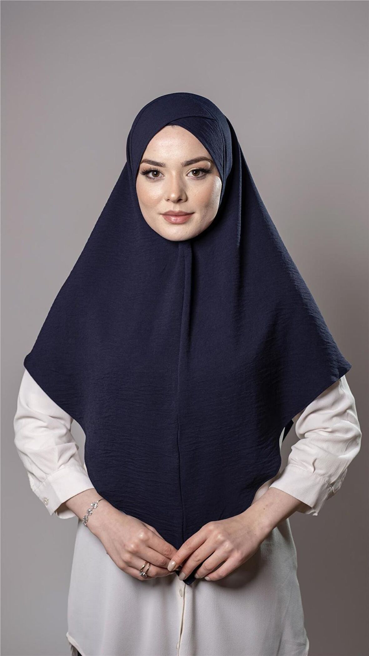 Lacivert Pratik Hazır Geçmeli Tesettür Eşarp Aerobin Kumaş  Çapraz Hijab 2307_02