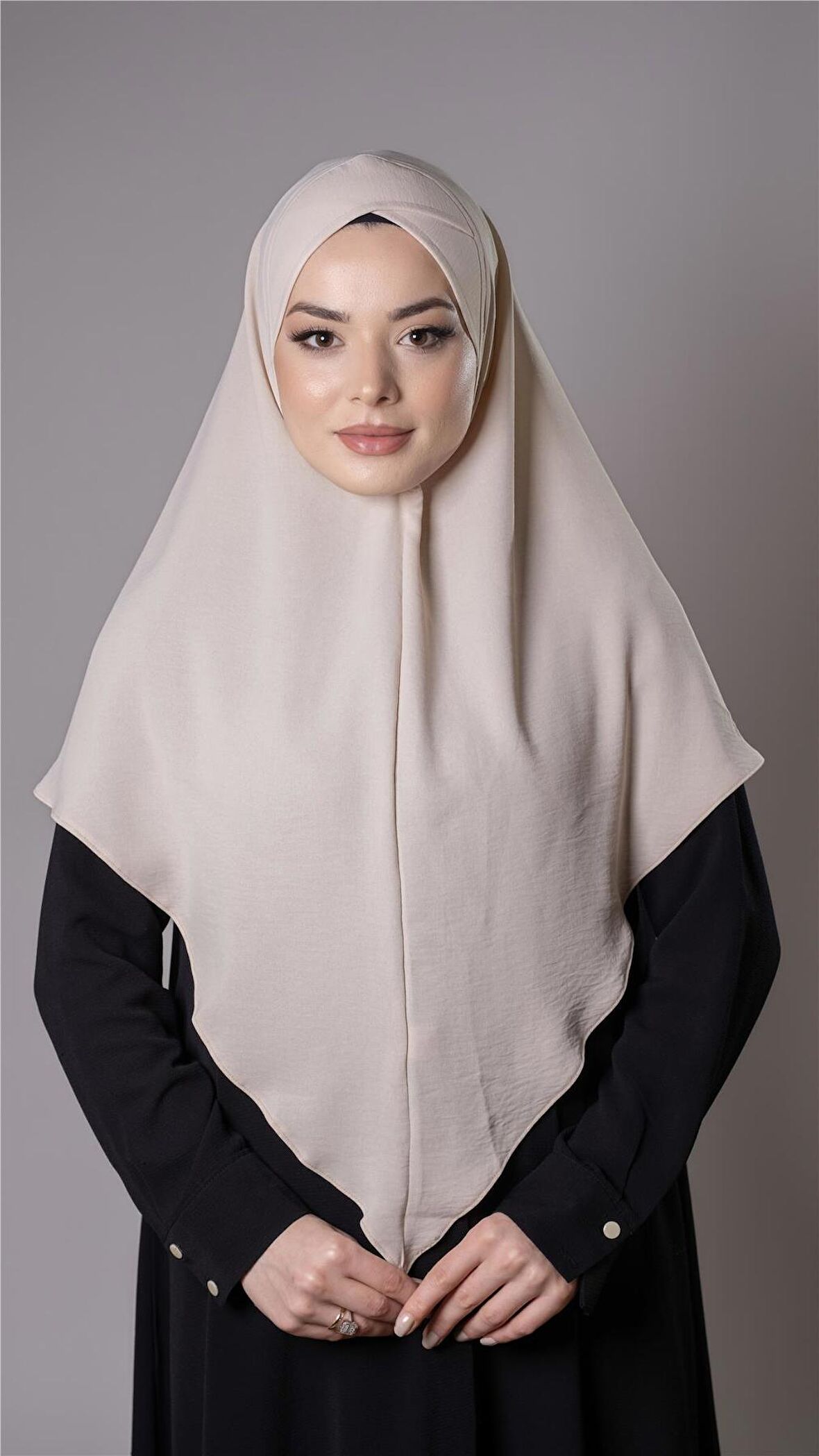 Bej Pratik Hazır Geçmeli Tesettür Eşarp Aerobin Kumaş  Çapraz Hijab 2307_12