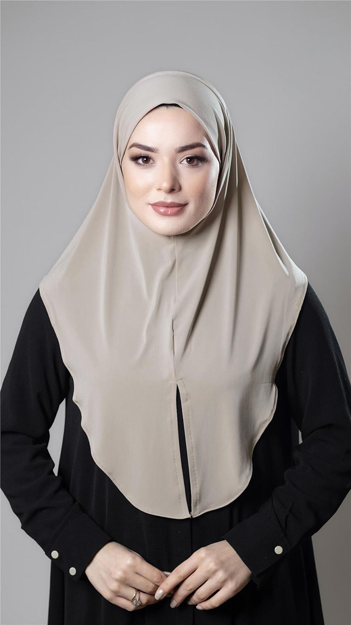 Bej Pratik Hazır Geçmeli Tesettür Eşarp Sandy Kumaş Yırtmaçlı Düz Hijab 2310_12