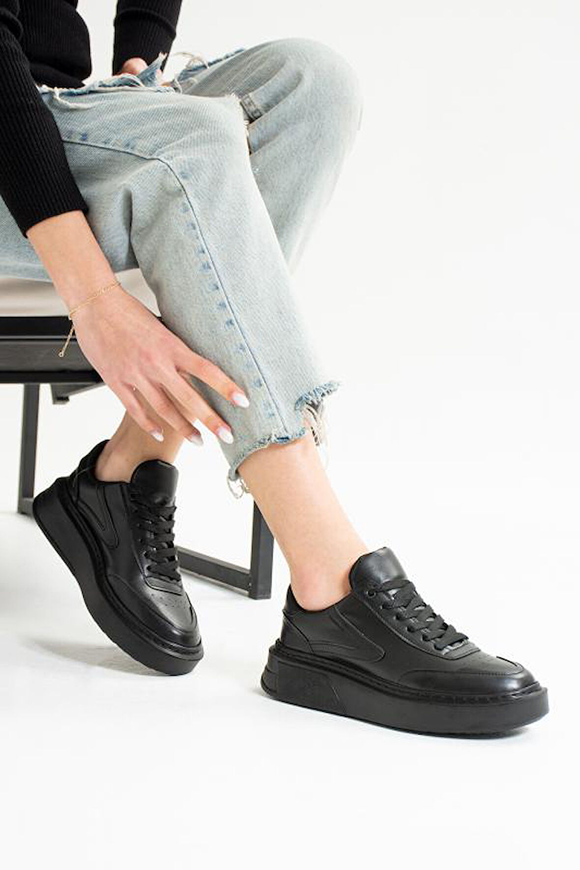 Siyah (Siyah Taban) Bağcıklı Günlük Hafif Ortapedik Taban Kadın Sneaker