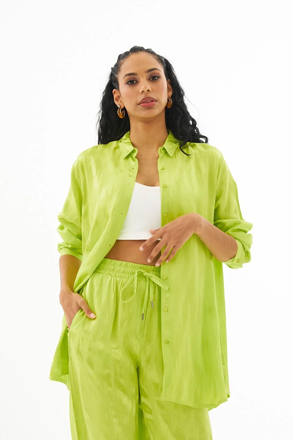 Jakarlı Desenli Oversıze Kesim Büyük Bedene Uygun Gömlek