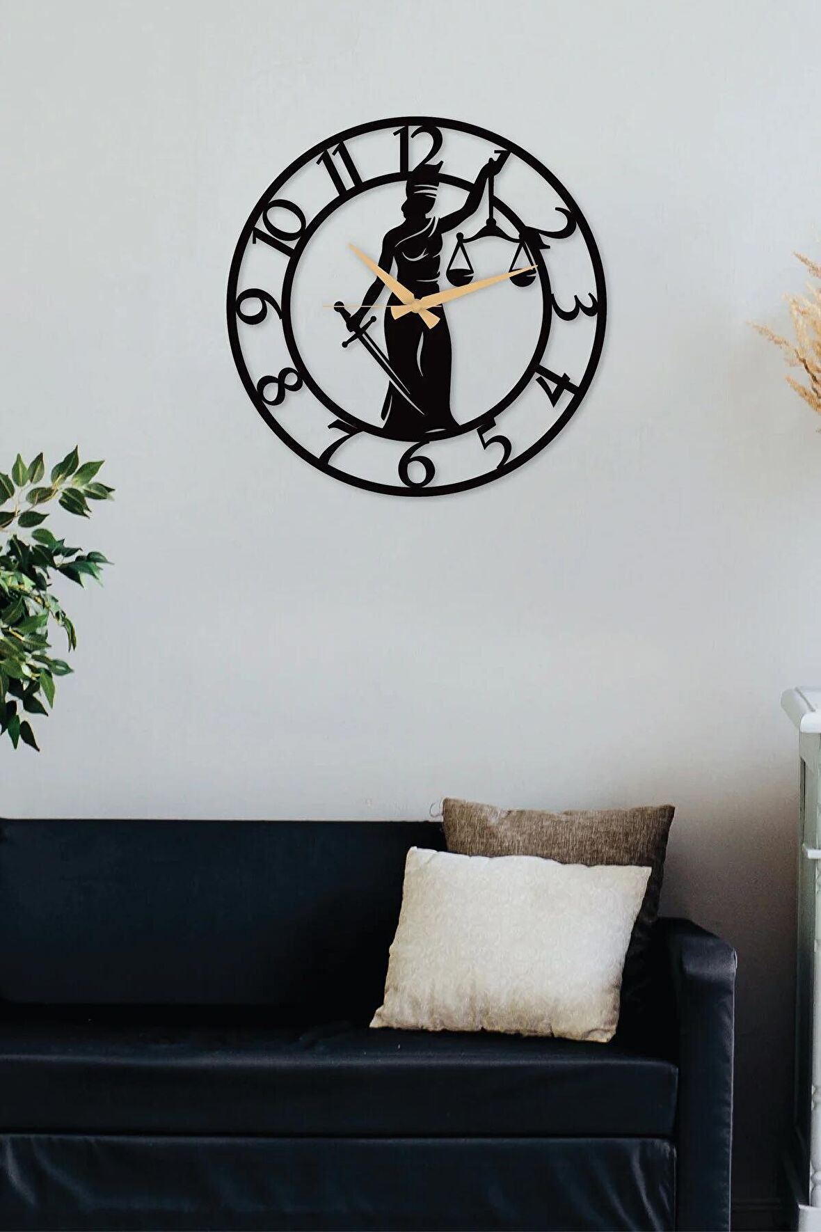 Adalet Kadını - Avukat Rakamlı Metal Siyah Duvar / Ev / Ofis Saati - Hediye Saat -50x50 Cm