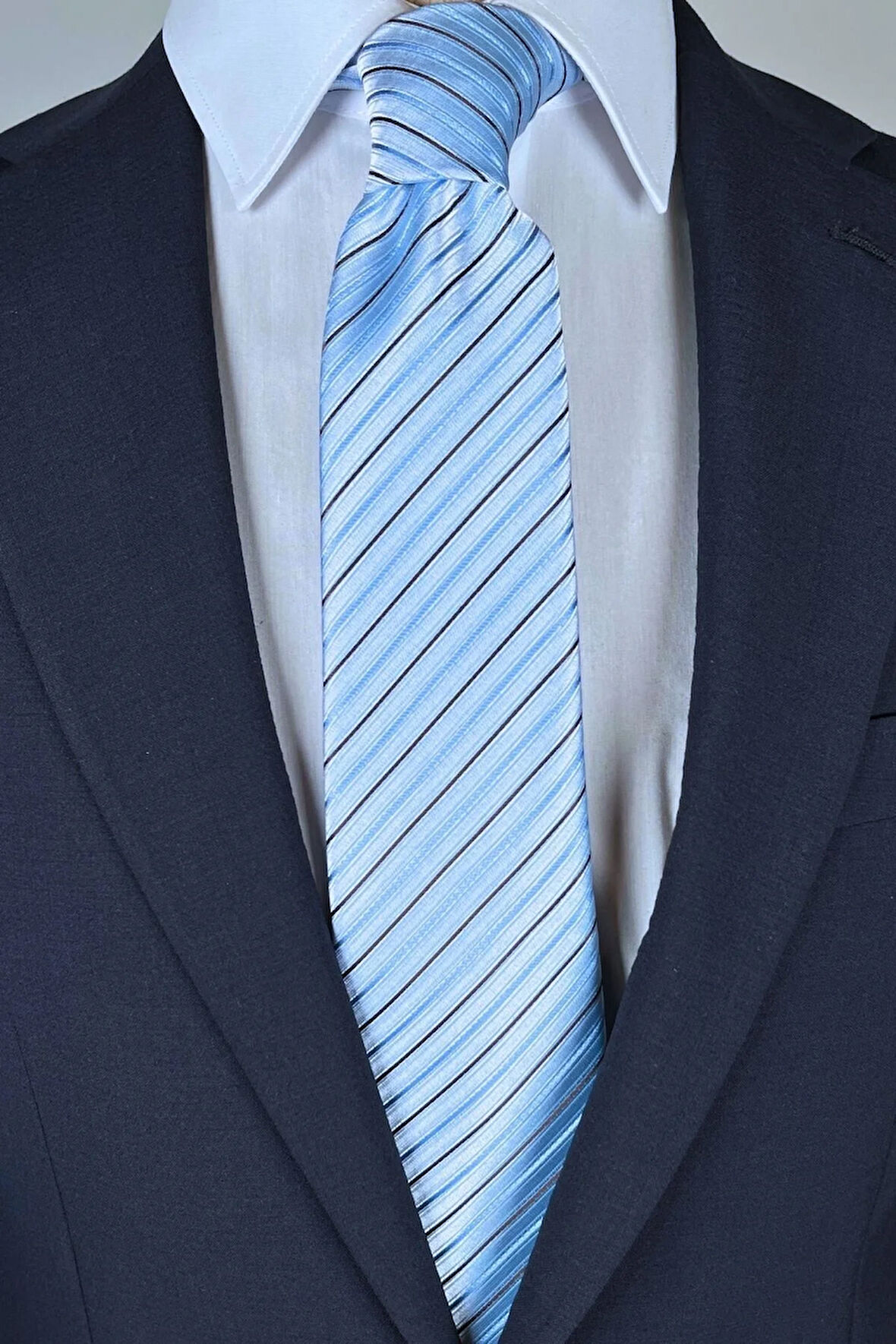 Açık Mavi Çizgili 8 Cm Genişliğinde Klasik Kravat