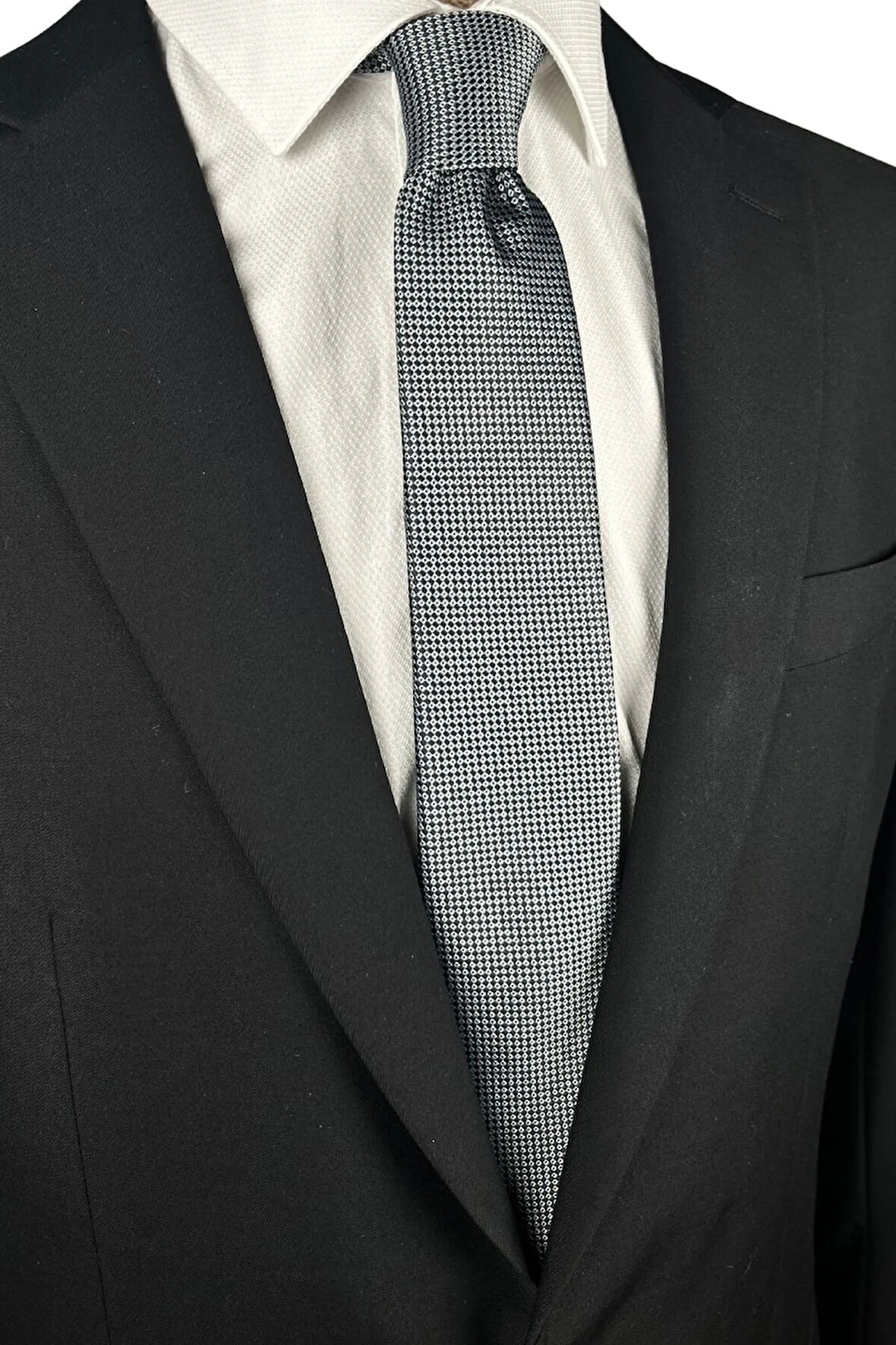 7 Cm Genişliğinde Siyah-beyaz Desenli Ince Kravat